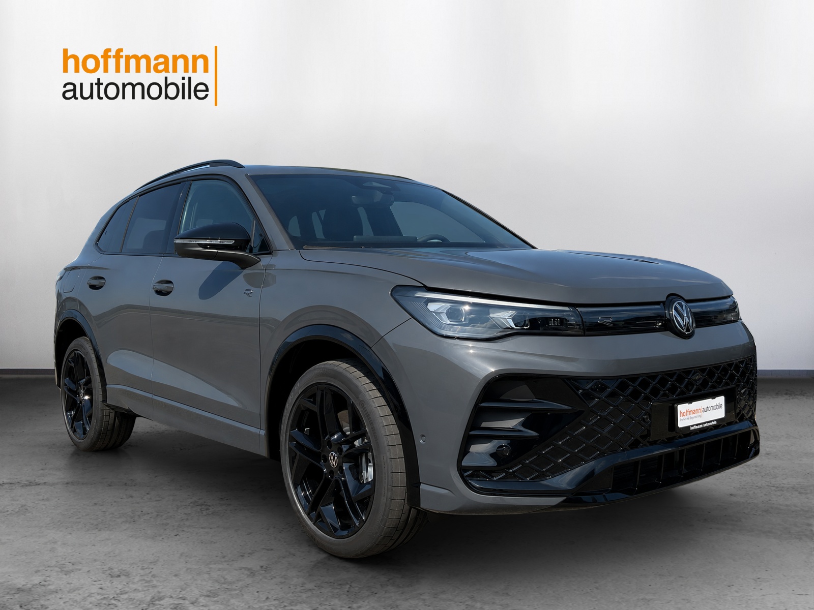 VW Tiguan 2.0 TSI DSG R-Line Plus 4Motion-showroom-element-2