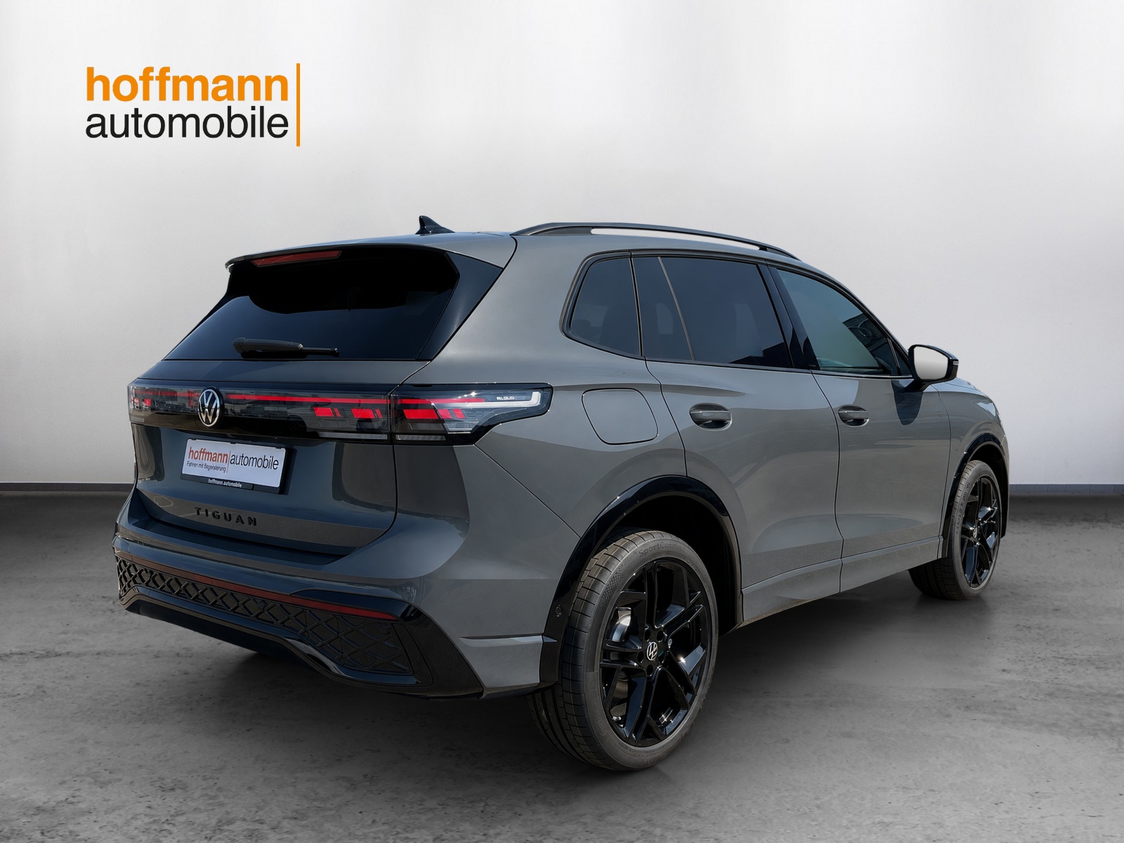 VW Tiguan 2.0 TSI DSG R-Line Plus 4Motion-showroom-element-3