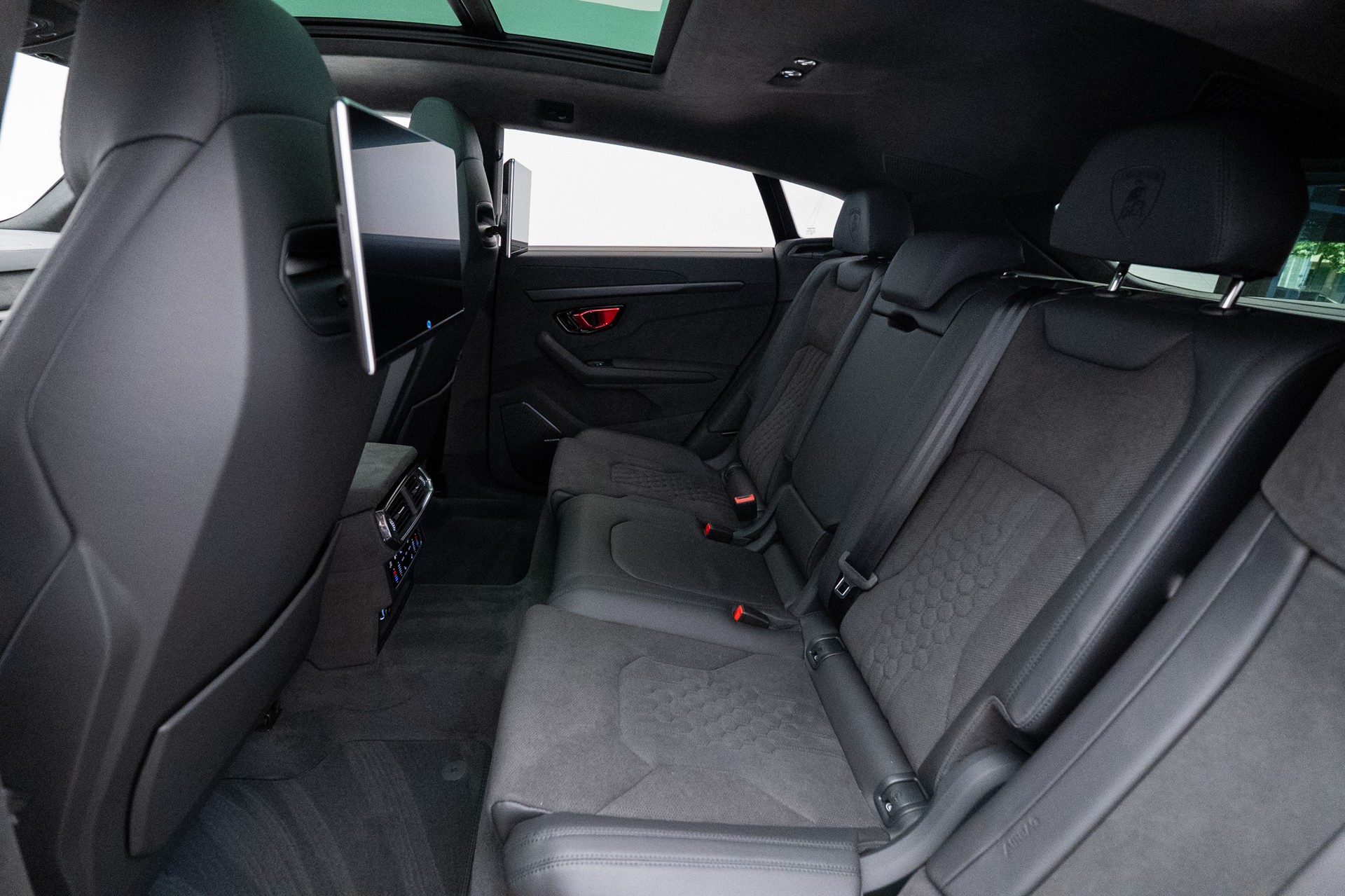 LAMBORGHINI Urus SE-image-21