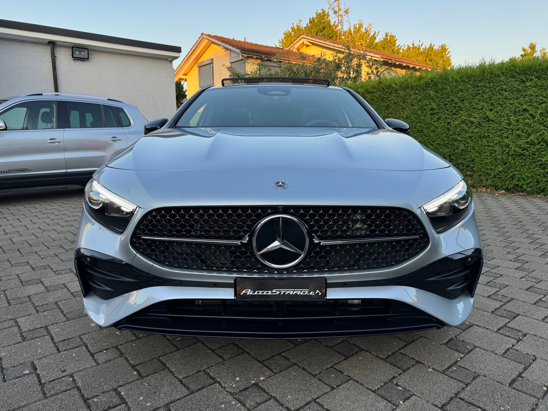 MERCEDES-BENZ A 220 d 8G-DCT AMG Line-showroom-element-1