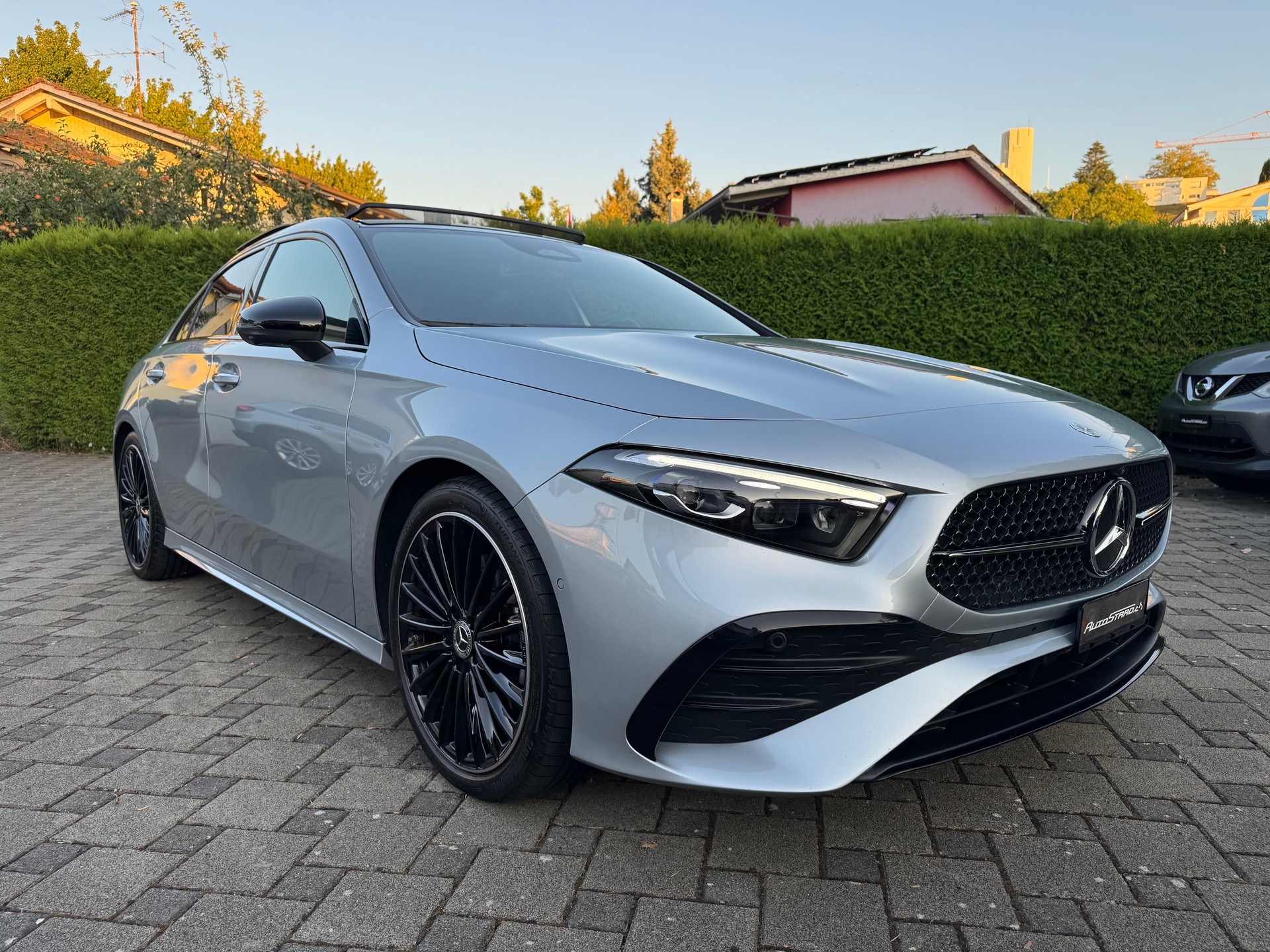 MERCEDES-BENZ A 220 d 8G-DCT AMG Line-showroom-element-2