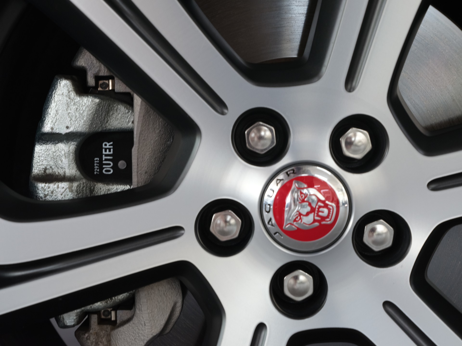 JAGUAR E-Pace 2.0 P250 R-Dynamic HSE AWD *Panorama* *360 Kamera* *Head up Display*-image-11