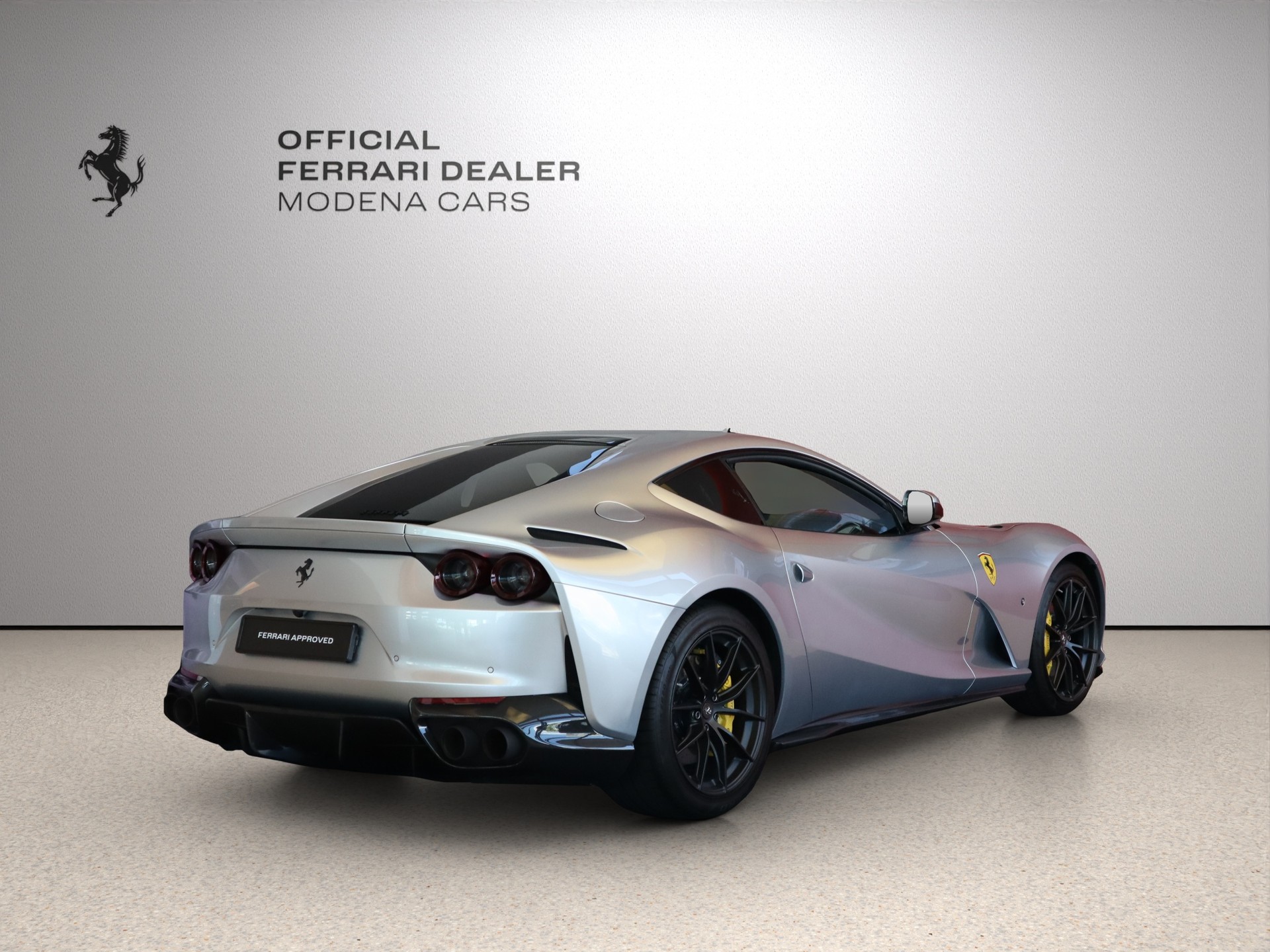 FERRARI 812 Superfast Tailormade-showroom-element-1