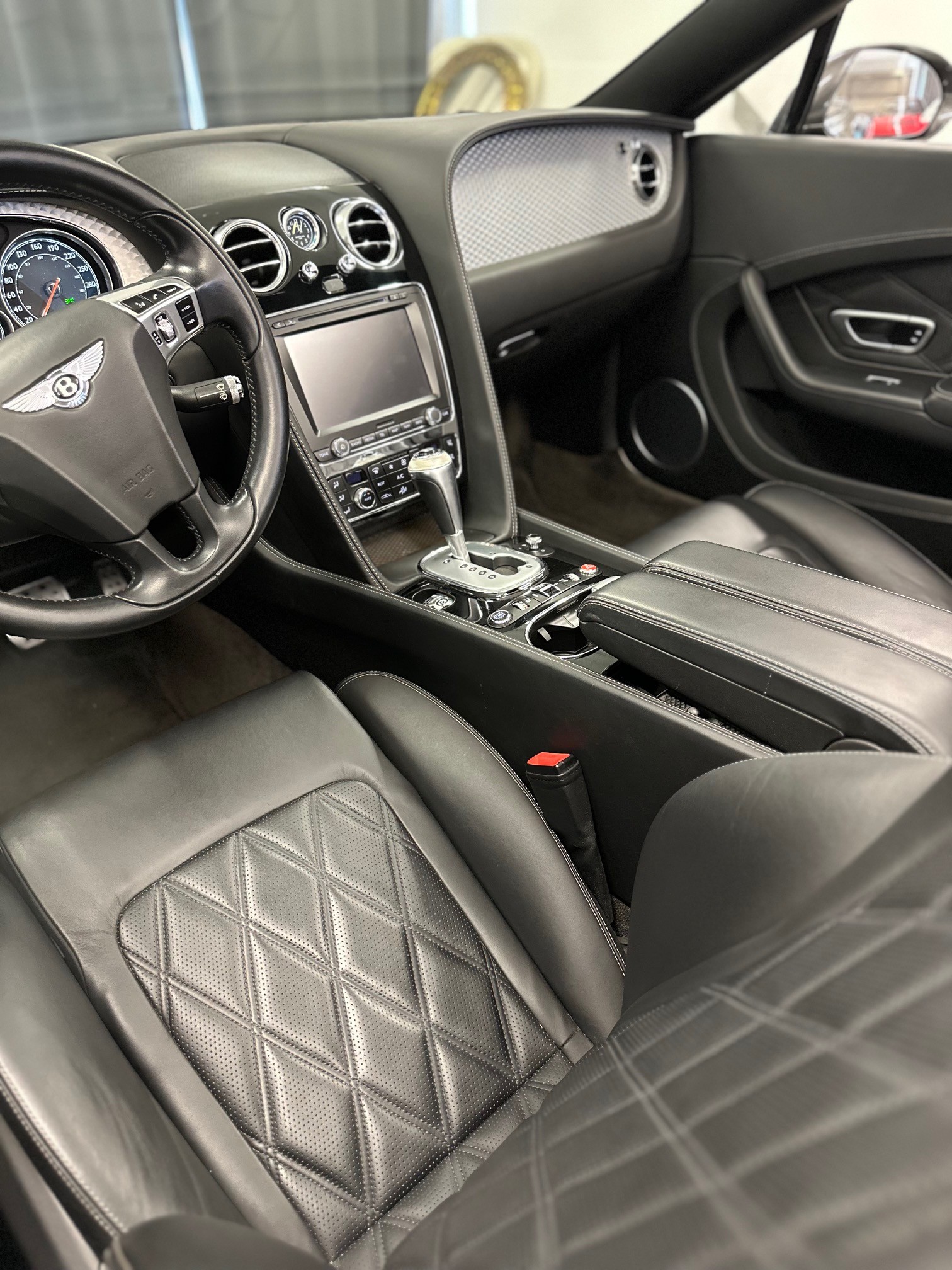 BENTLEY Continental GTC 6.0 W12-image-4