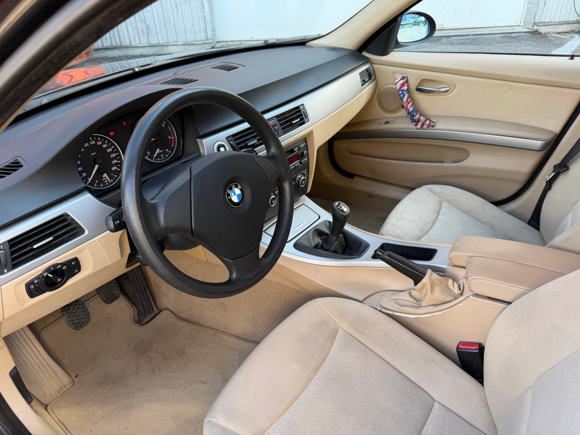 BMW 320d Touring-image-4