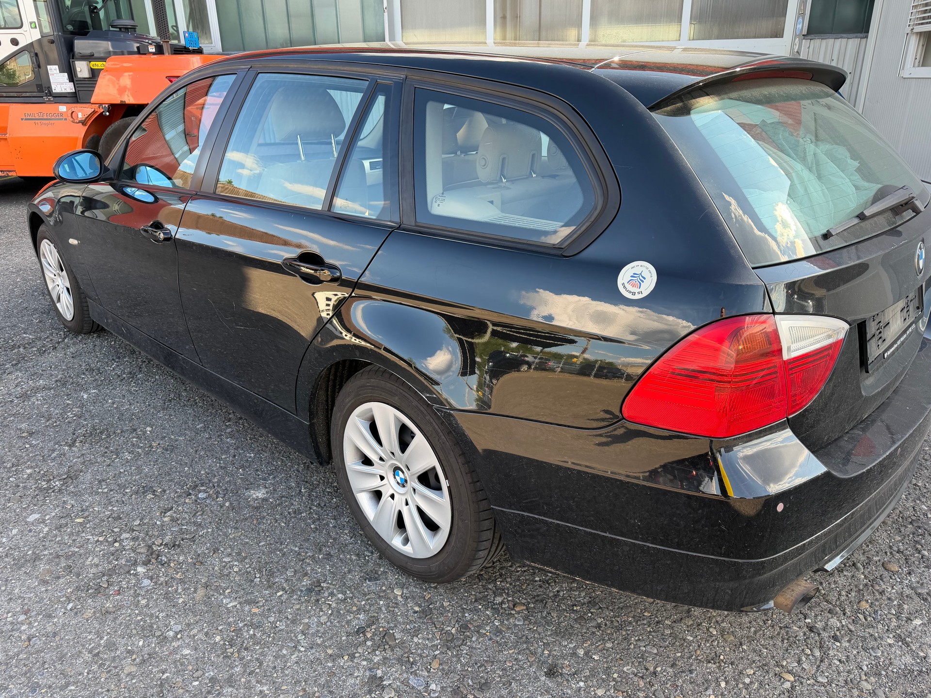 BMW 320d Touring-image-3