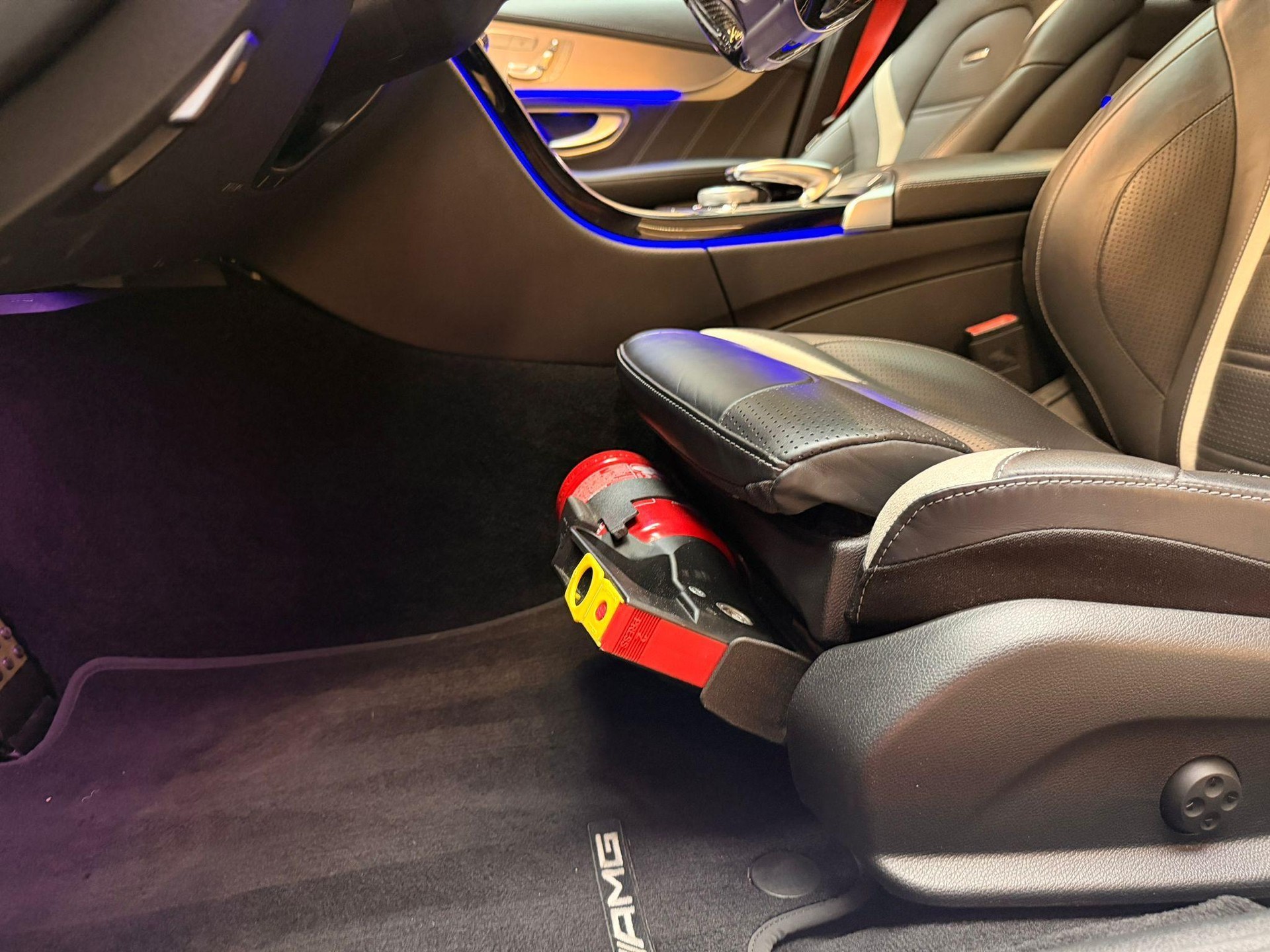 MERCEDES-BENZ C 63 S AMG Kombi-image-14