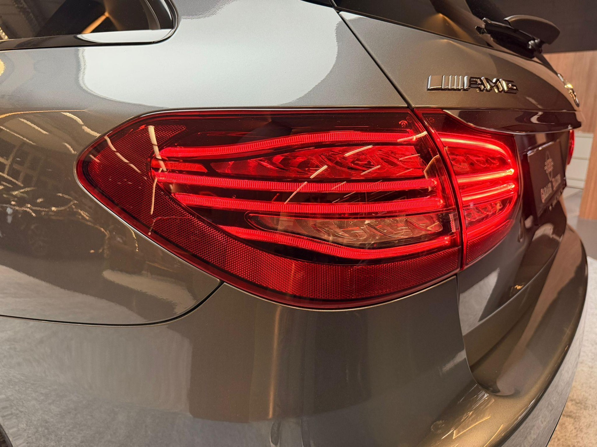 MERCEDES-BENZ C 63 S AMG Kombi-image-10