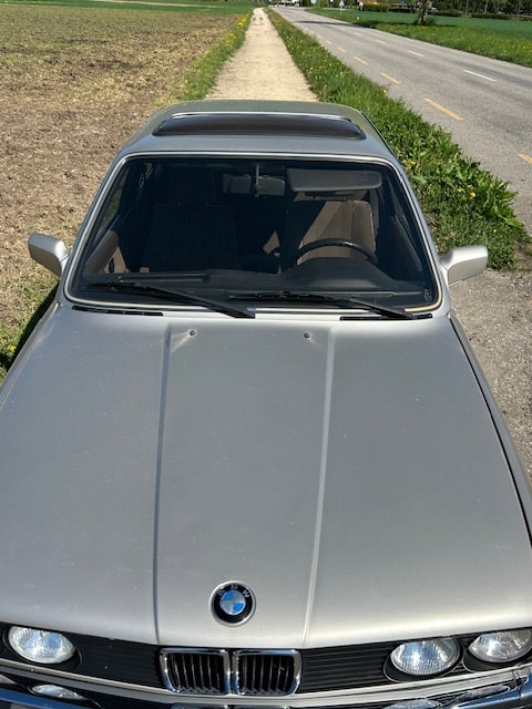 BMW 323-image-4