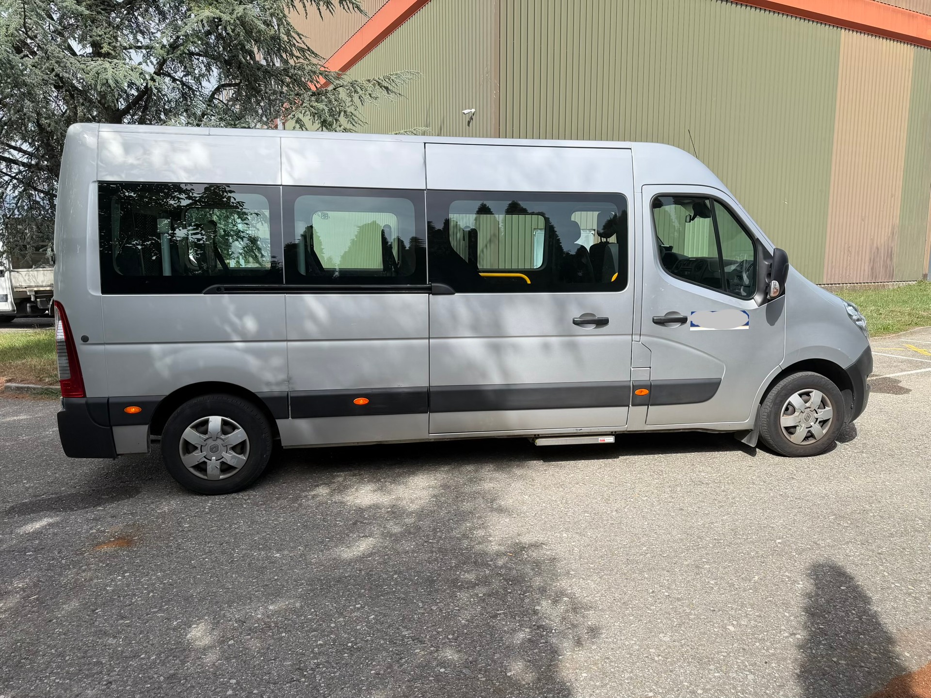 RENAULT T35 ENERGY dCi 145 Trabus L3H2-image-1