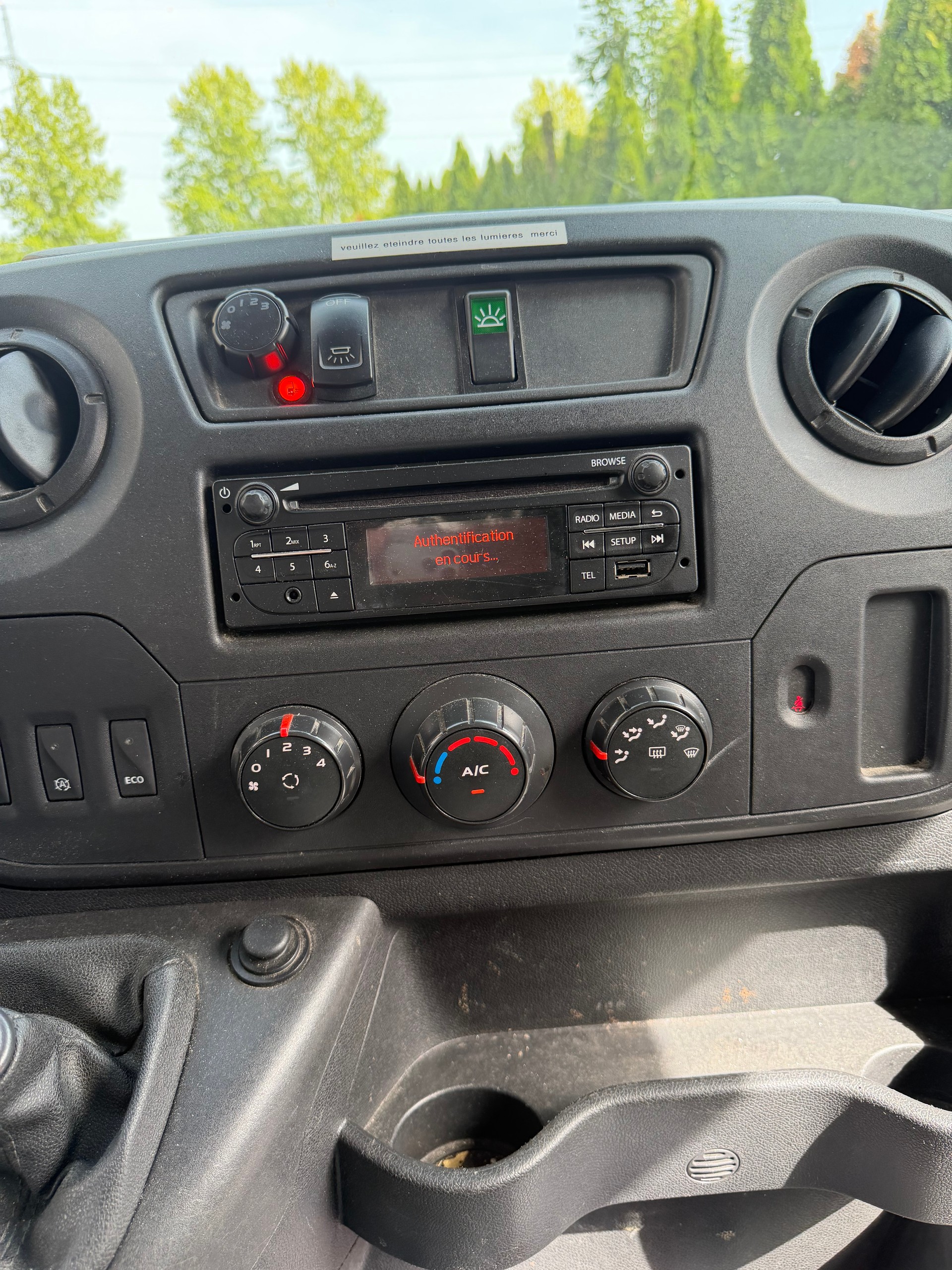 RENAULT T35 ENERGY dCi 145 Trabus L3H2-image-12