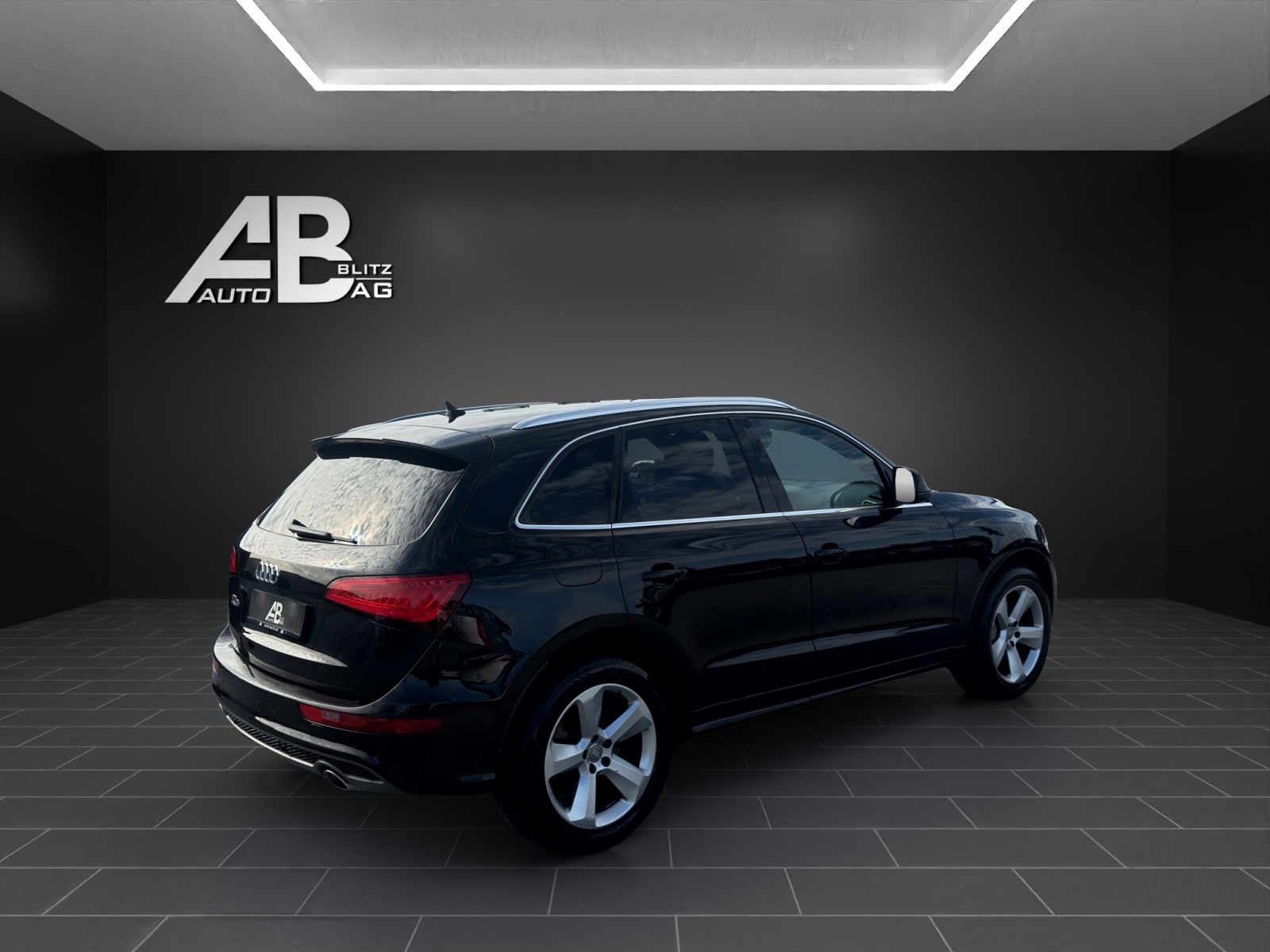 AUDI Q5 3.0 TDI S-Line quattro S-tronic mit 245 PS-image-4