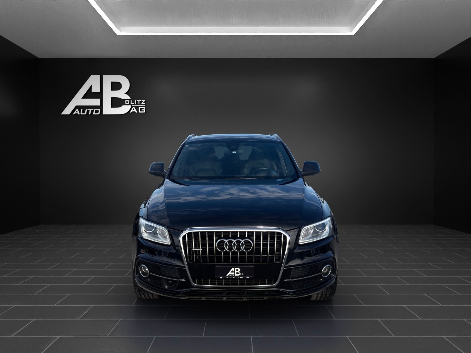 AUDI Q5 3.0 TDI S-Line quattro S-tronic mit 245 PS