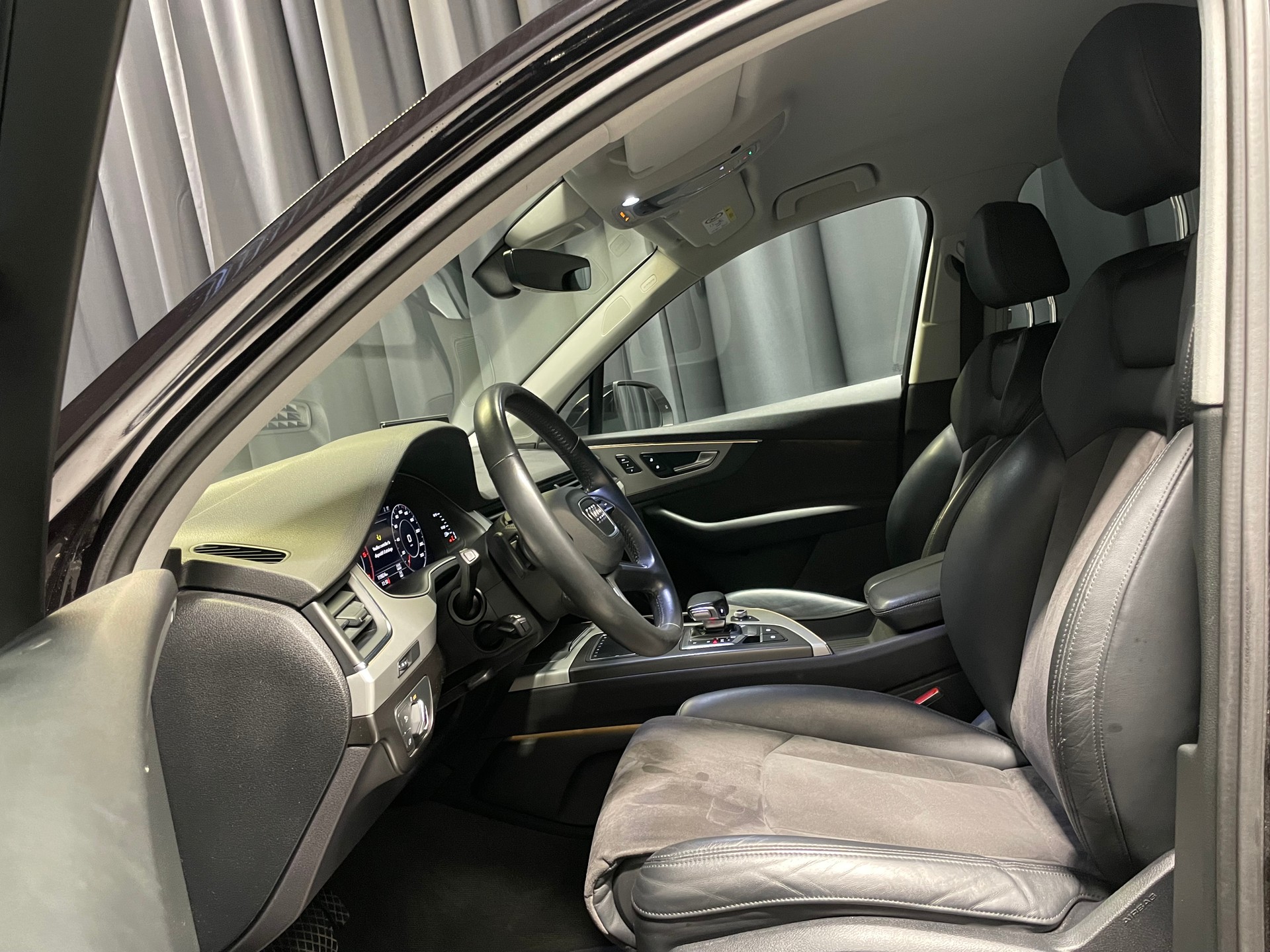 AUDI Q7 3.0 TDI quattro tiptronic S-line 7 Pl (39)-image-6