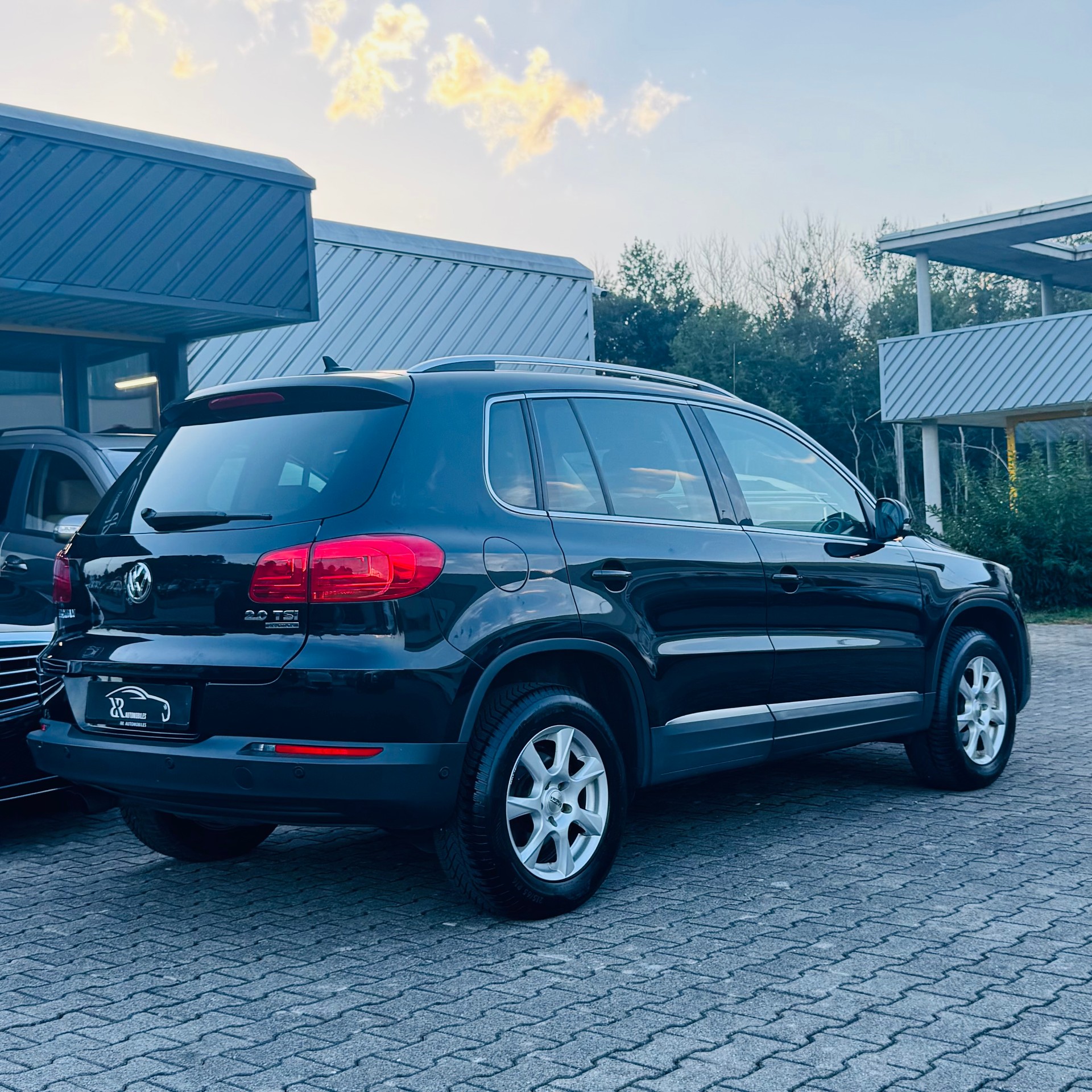VW Tiguan 2.0 TSI Sport&Style 4Motion DSG-showroom-element-2