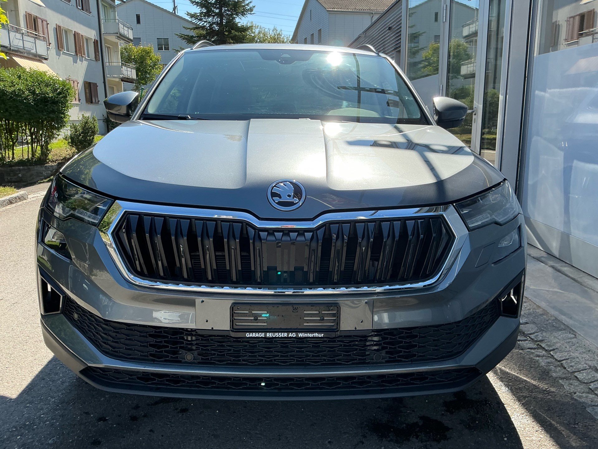 SKODA Karoq Tour 4x4 ***360° KAMERA UND PANORAMADACH ***-showroom-element-1