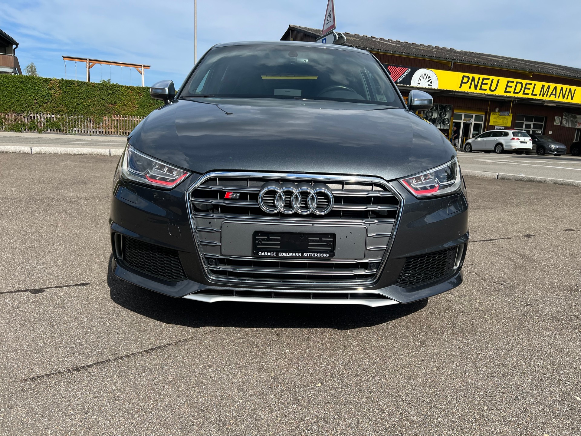 AUDI S1 Sportback 2.0 TFSI quattro Spezial-showroom-element-2