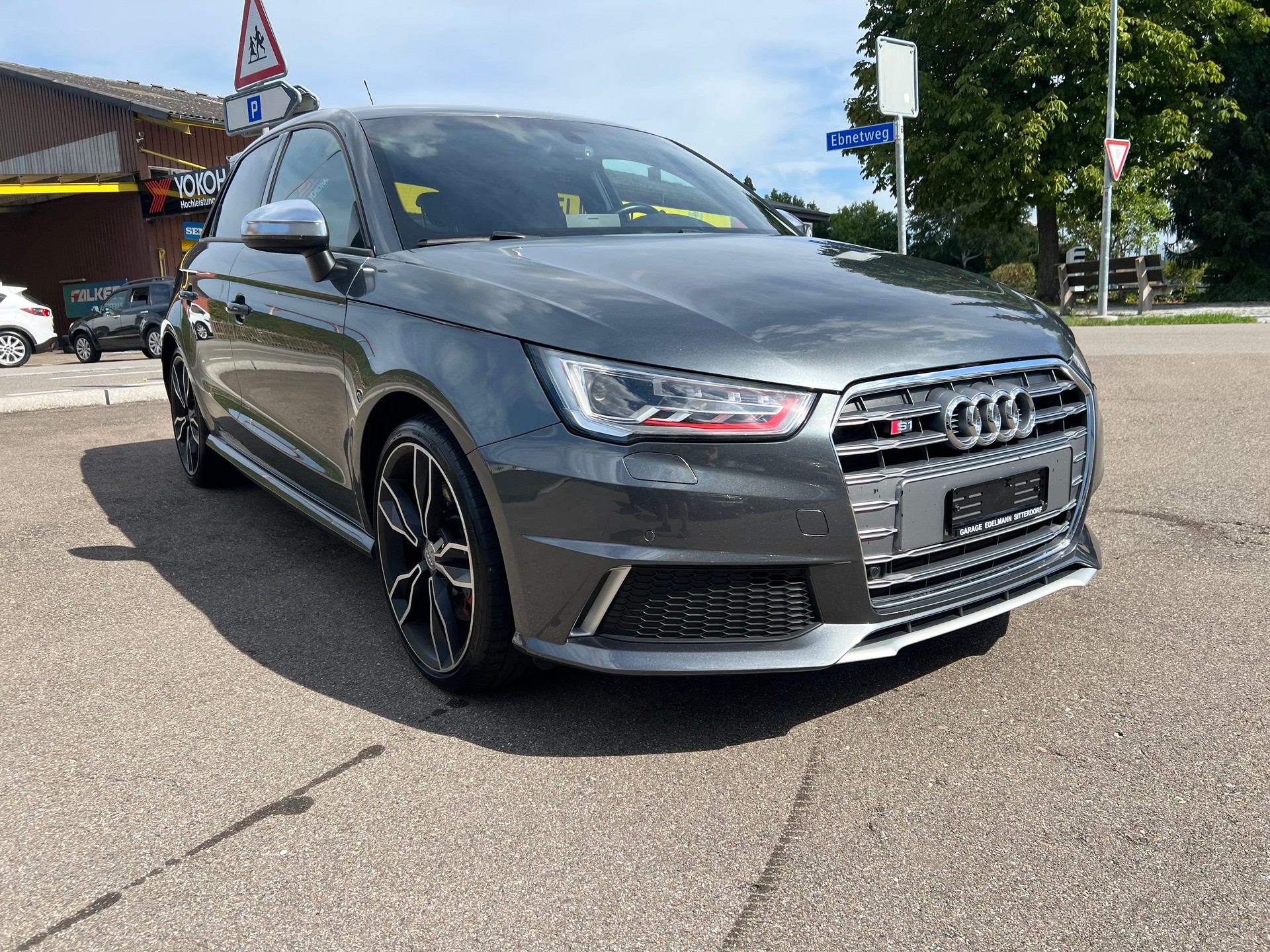 AUDI S1 Sportback 2.0 TFSI quattro Spezial-showroom-element-3