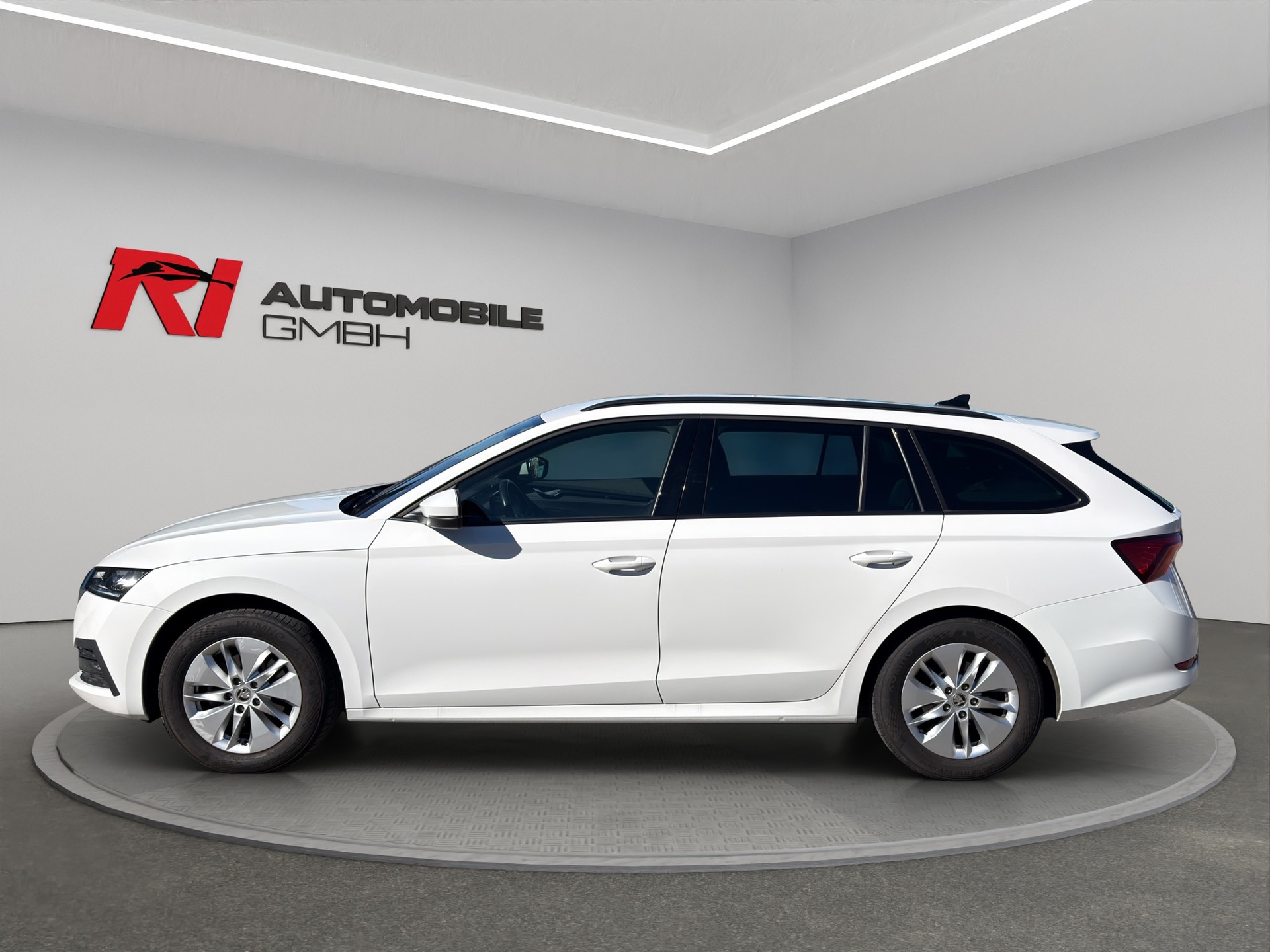 SKODA Octavia Combi 2.0 TDI DSG Ambition-showroom-element-3