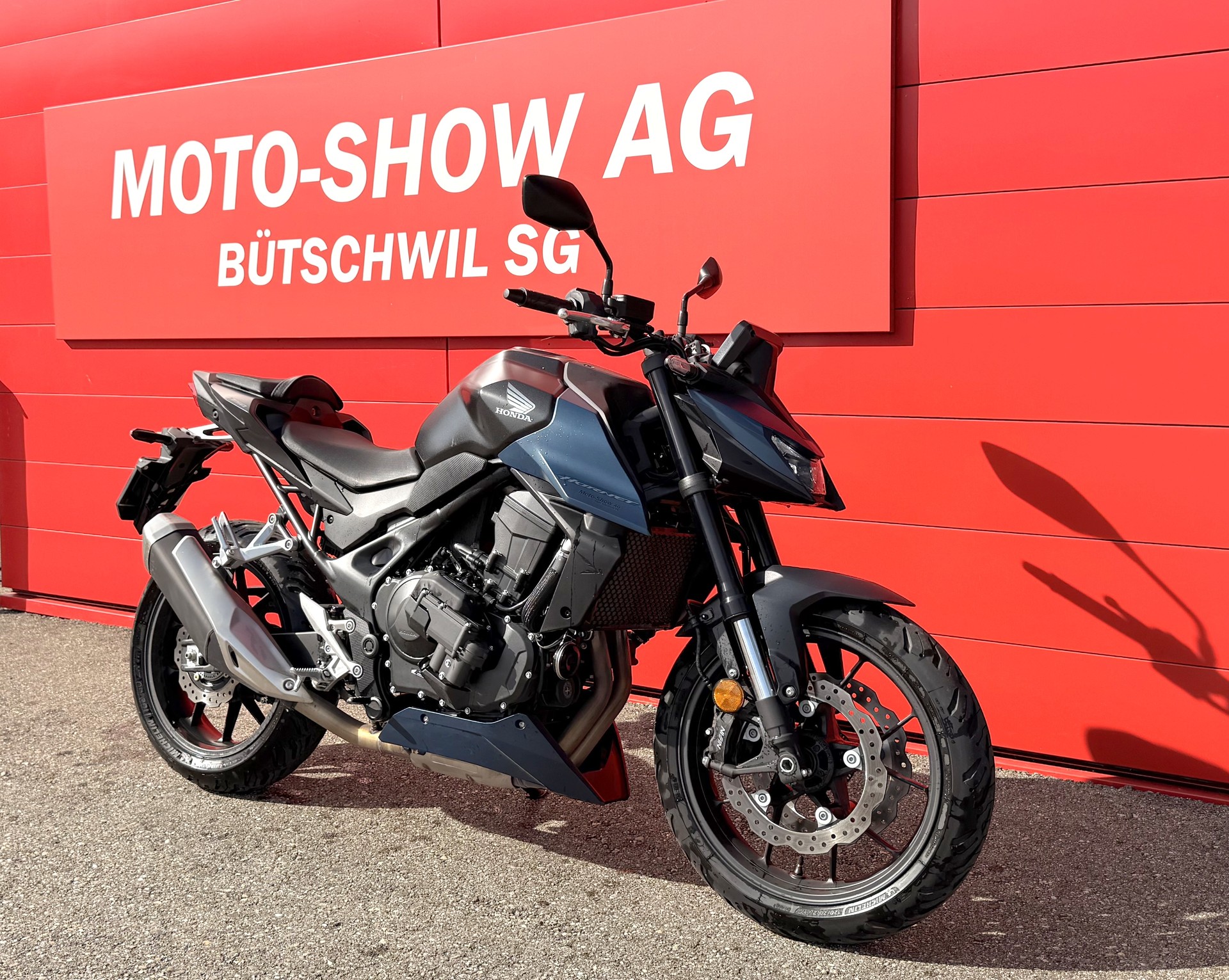 HONDA CB 750 Hornet E-Clutch-image-1