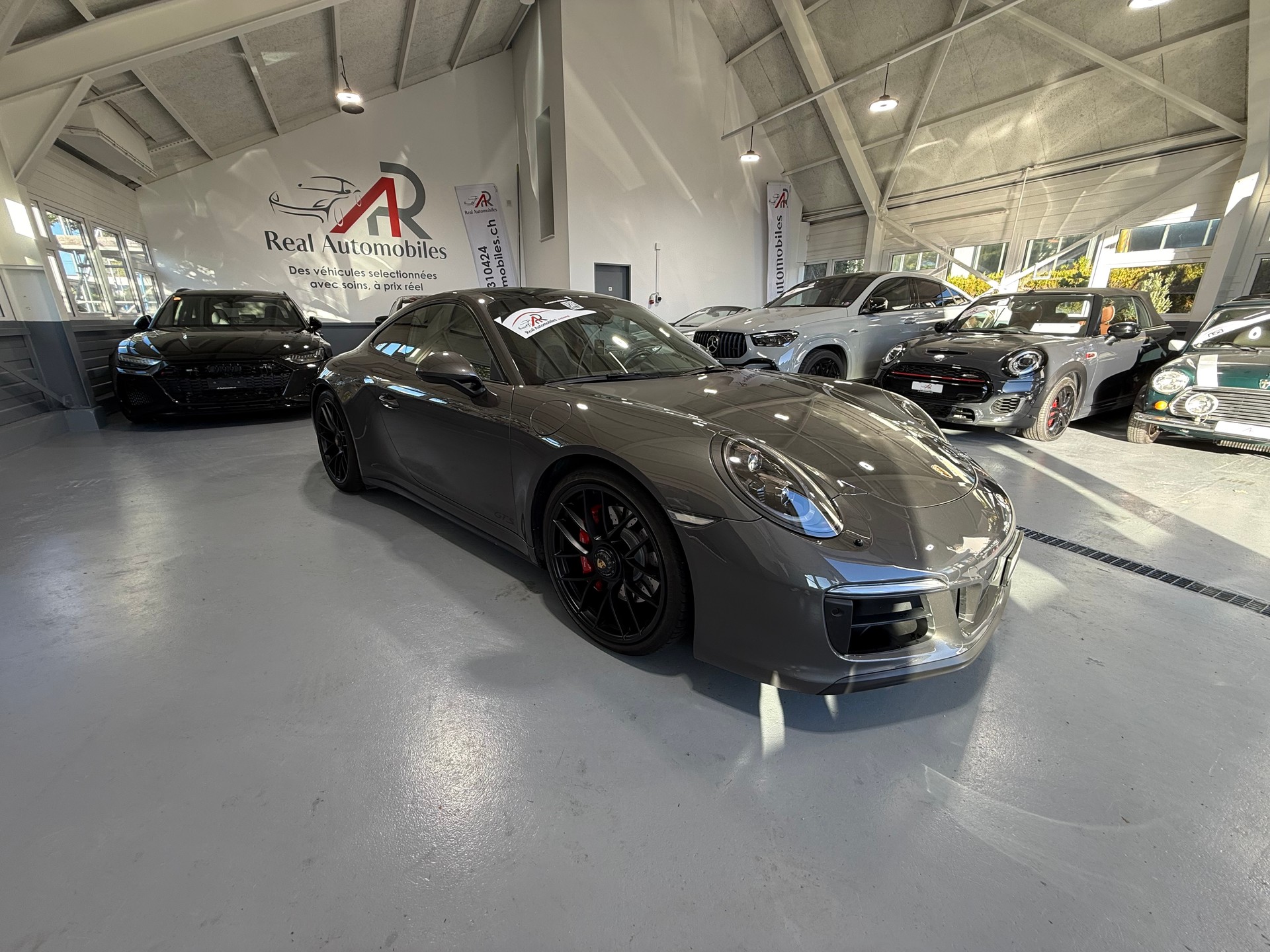 PORSCHE 911 Carrera 4 GTS PDK 991.2.-showroom-element-2