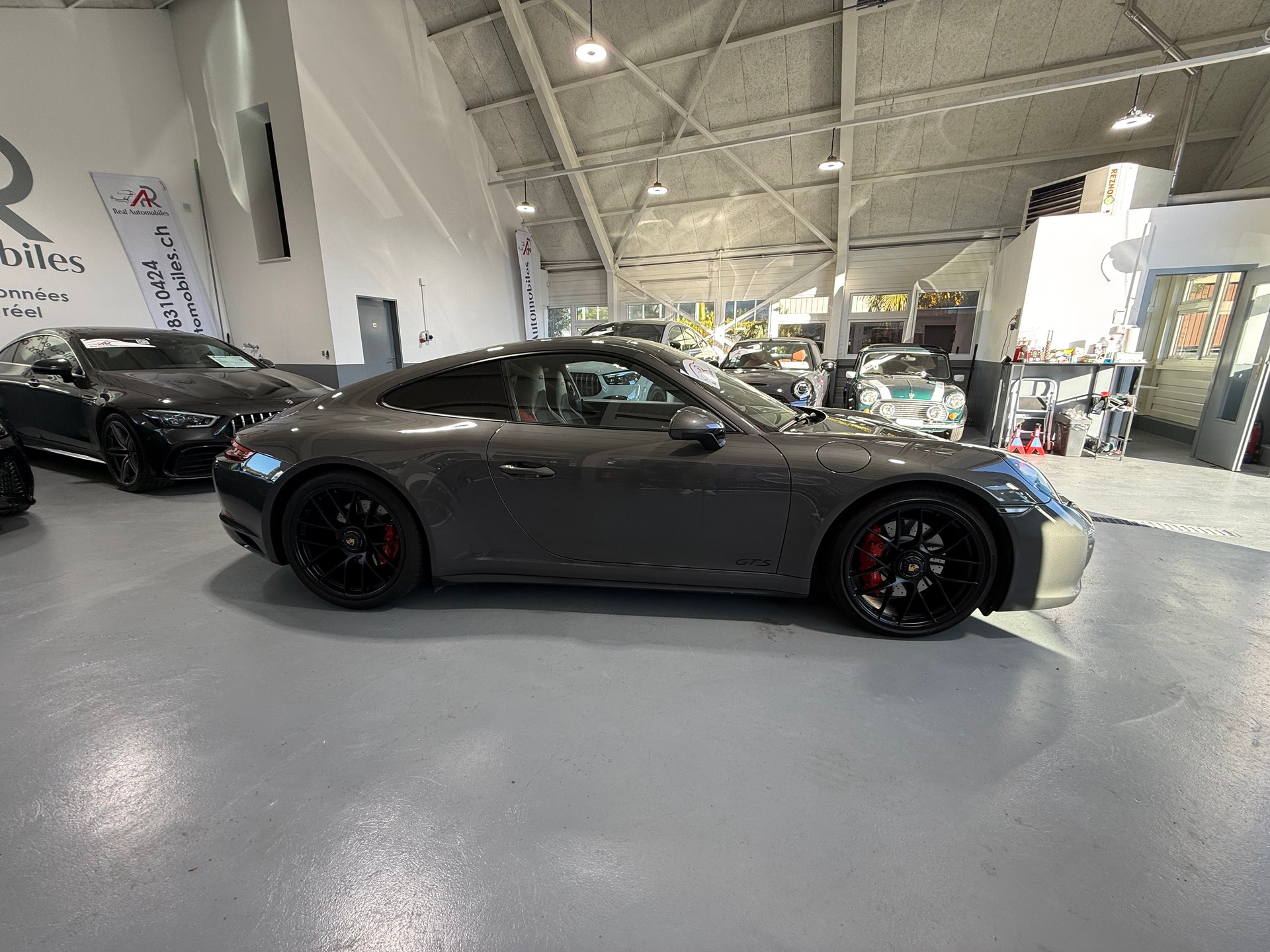 PORSCHE 911 Carrera 4 GTS PDK 991.2.-showroom-element-3