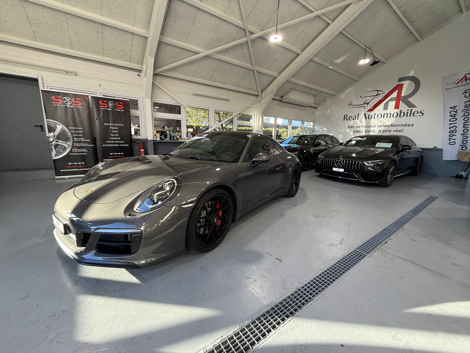 PORSCHE 911 Carrera 4 GTS PDK 991.2.