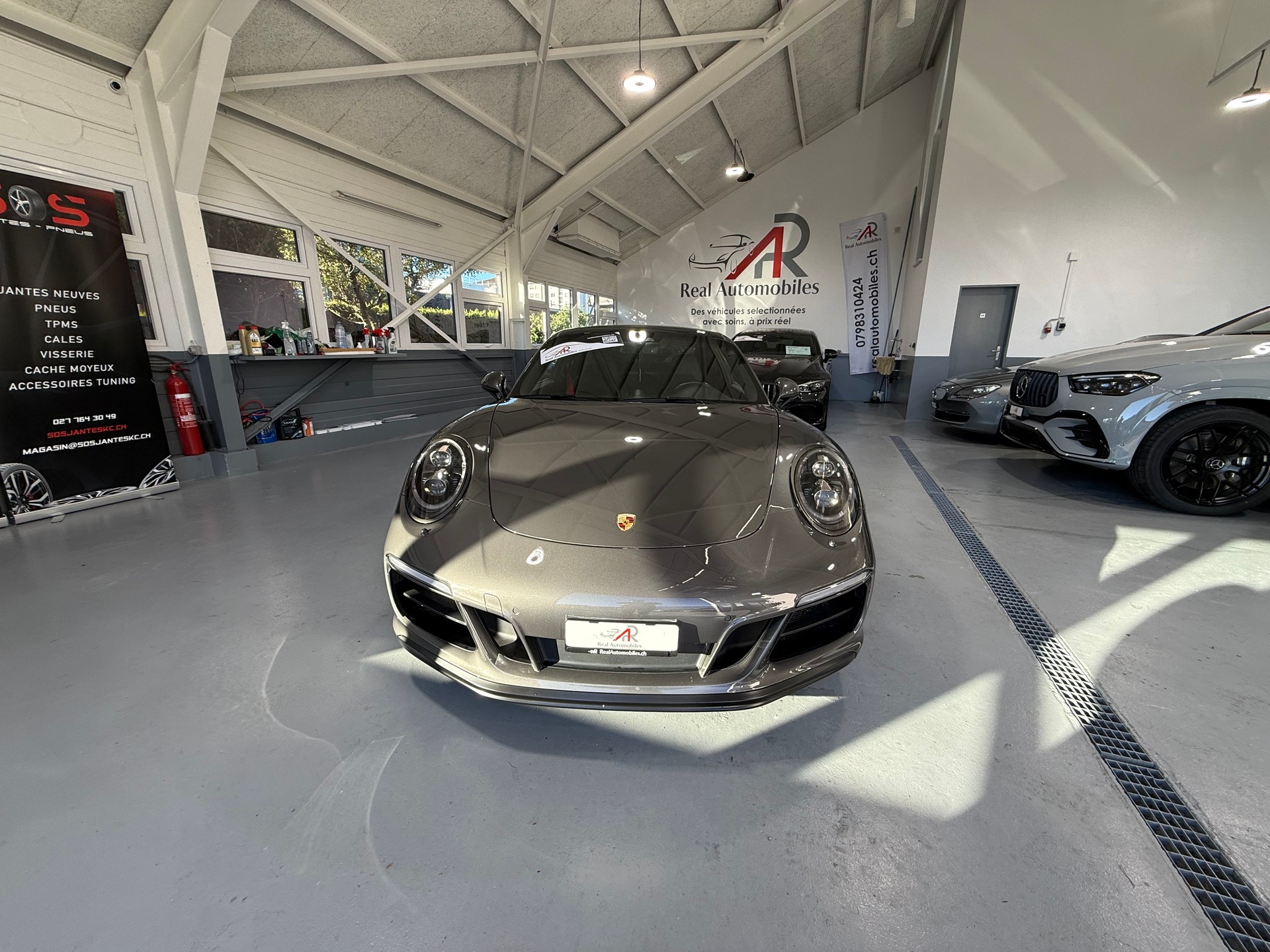 PORSCHE 911 Carrera 4 GTS PDK 991.2.-showroom-element-1