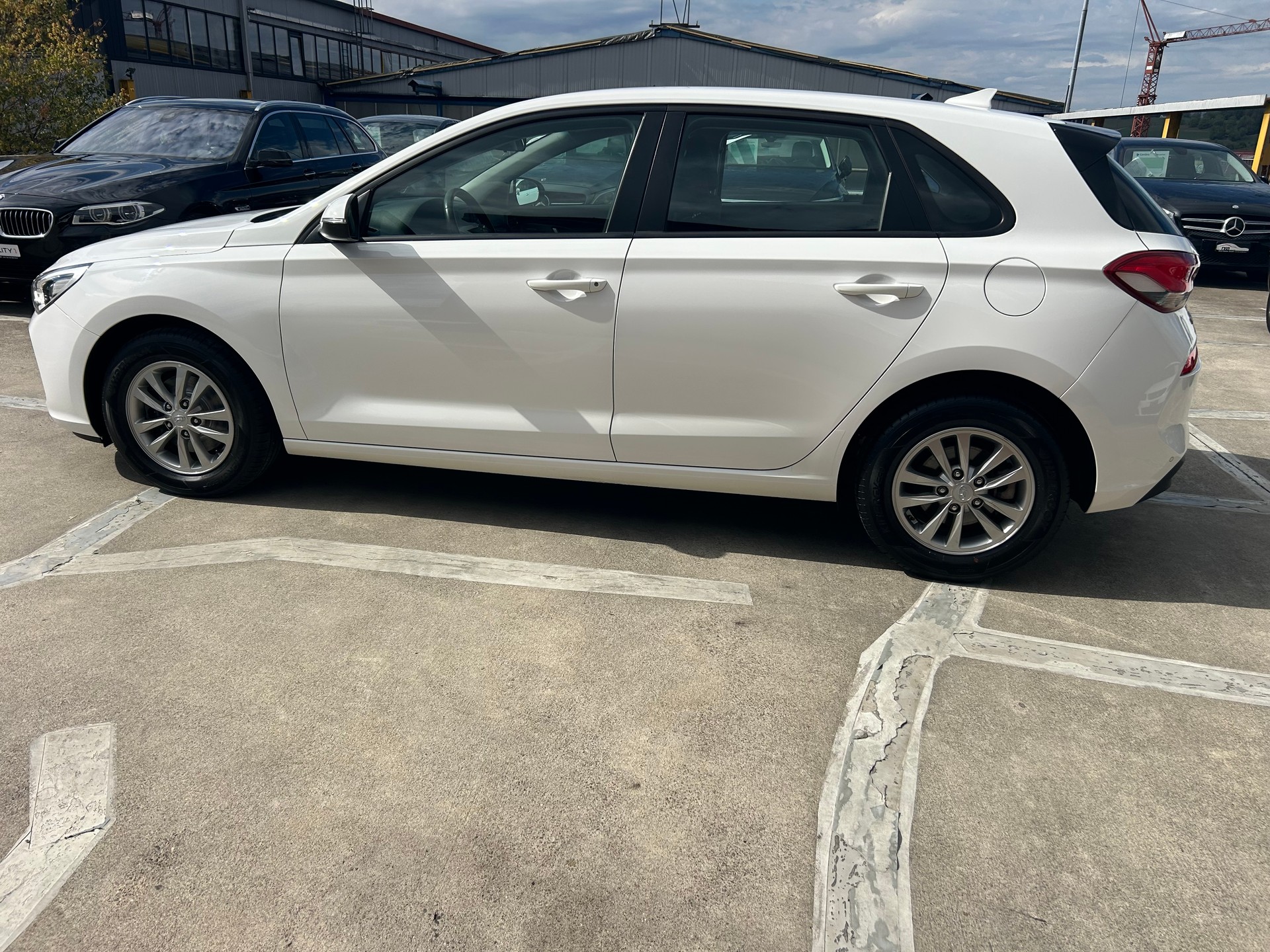 HYUNDAI i30 1.4 T-GDI Origo DCT-showroom-element-1