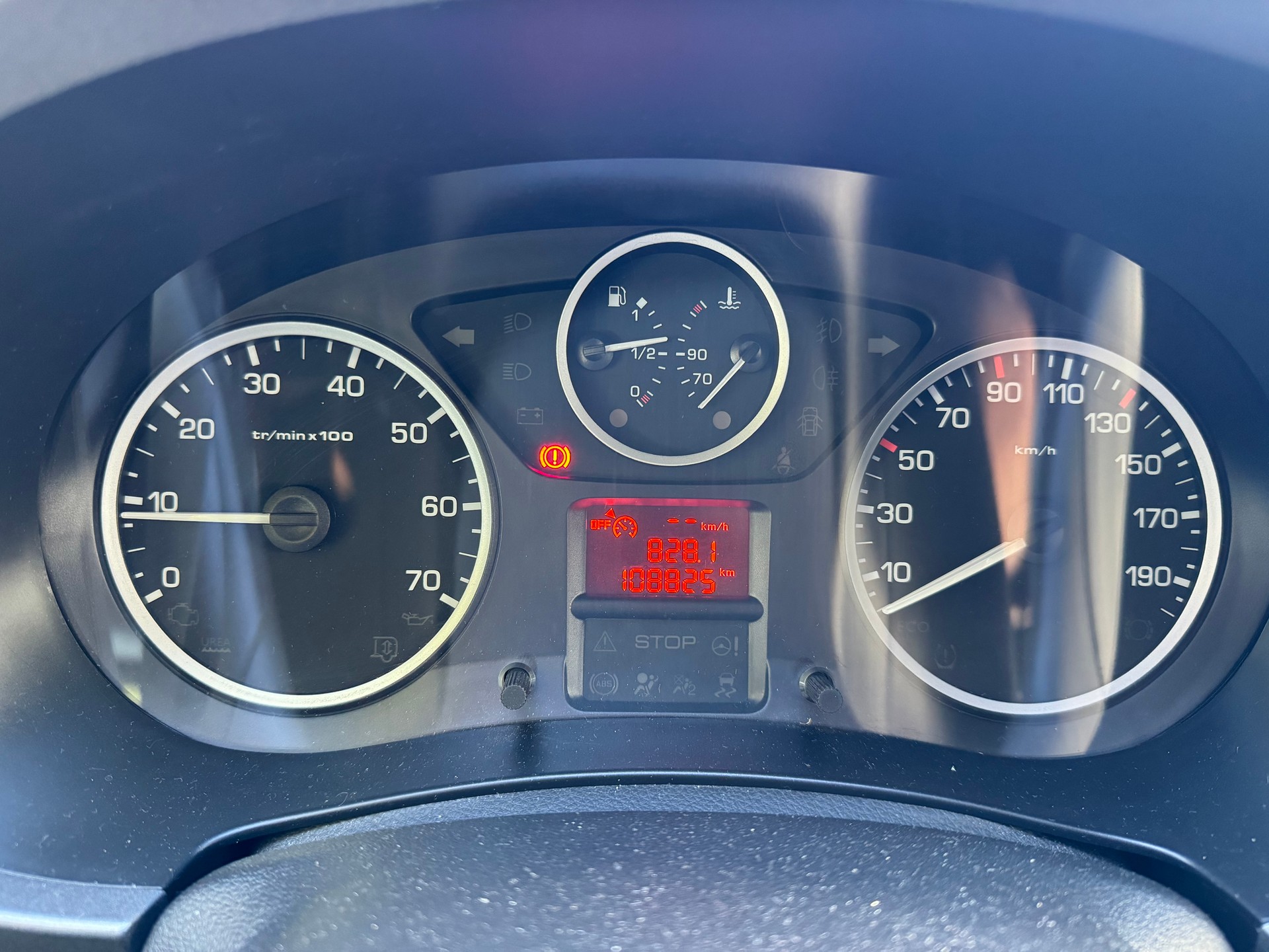 PEUGEOT Partner 1.2 PureTech Allure-image-19