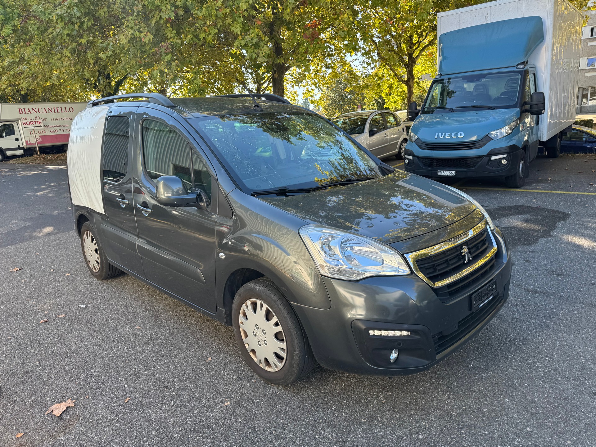 PEUGEOT Partner 1.2 PureTech Allure-image-4
