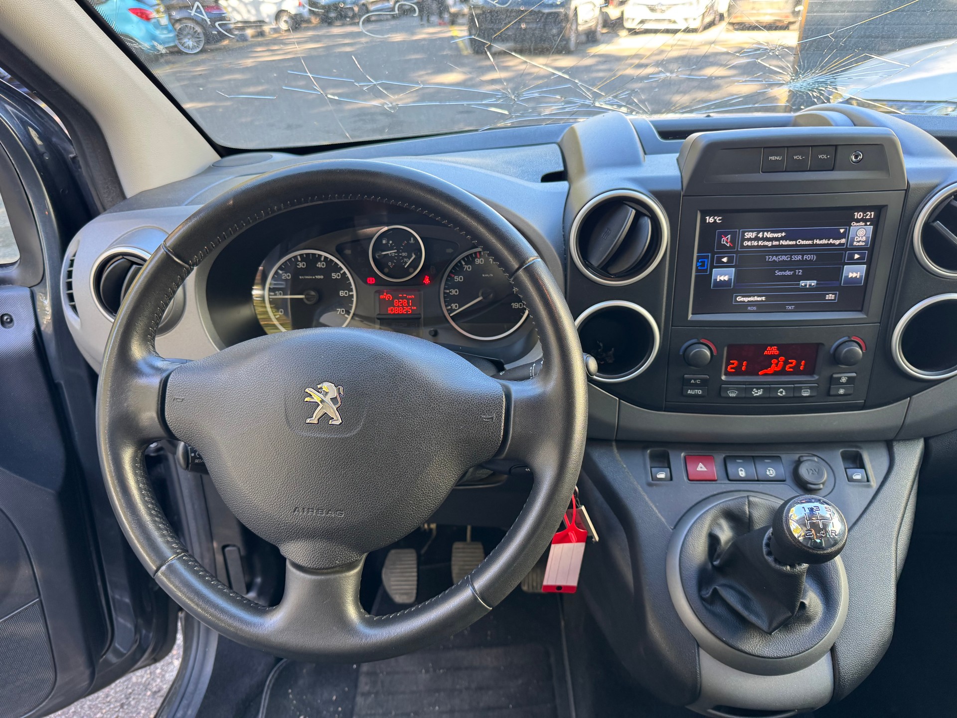 PEUGEOT Partner 1.2 PureTech Allure-image-23