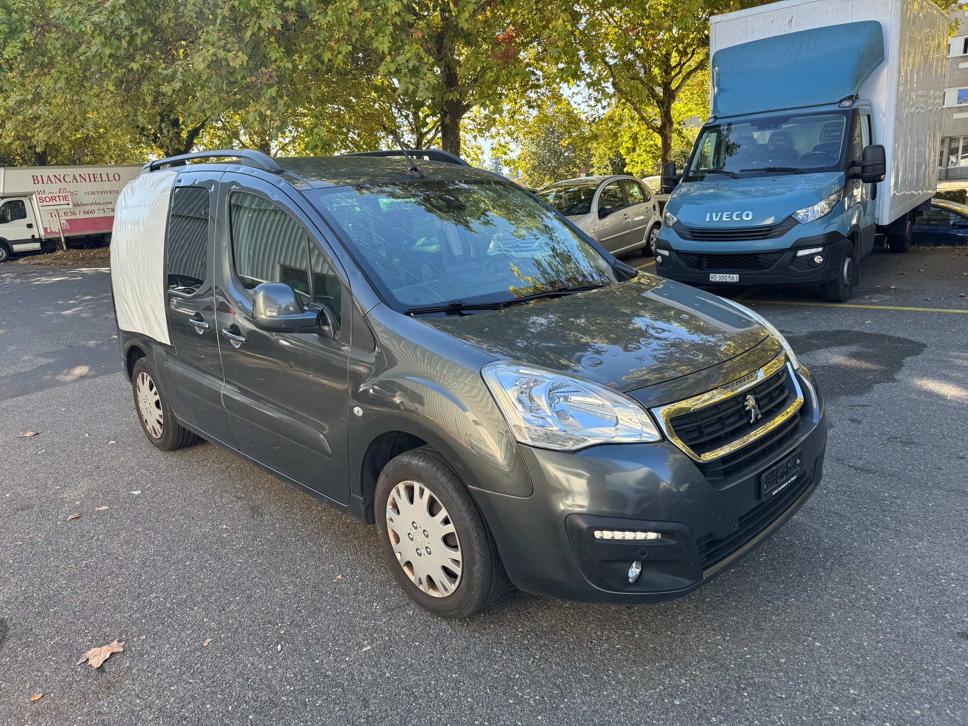 PEUGEOT Partner 1.2 PureTech Allure-showroom-element-1
