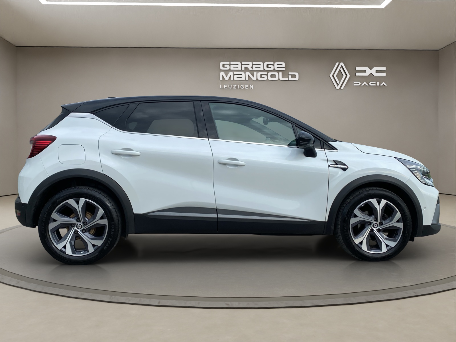 RENAULT Captur 1.3 TCe EDC R.S.Line-image-5