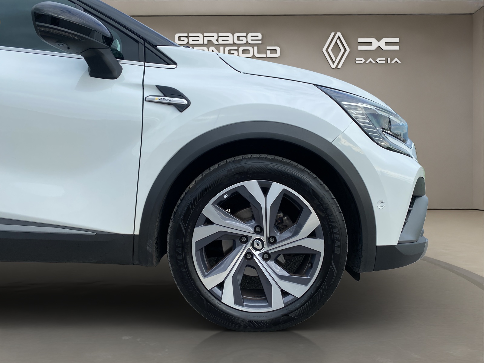 RENAULT Captur 1.3 TCe EDC R.S.Line-image-14