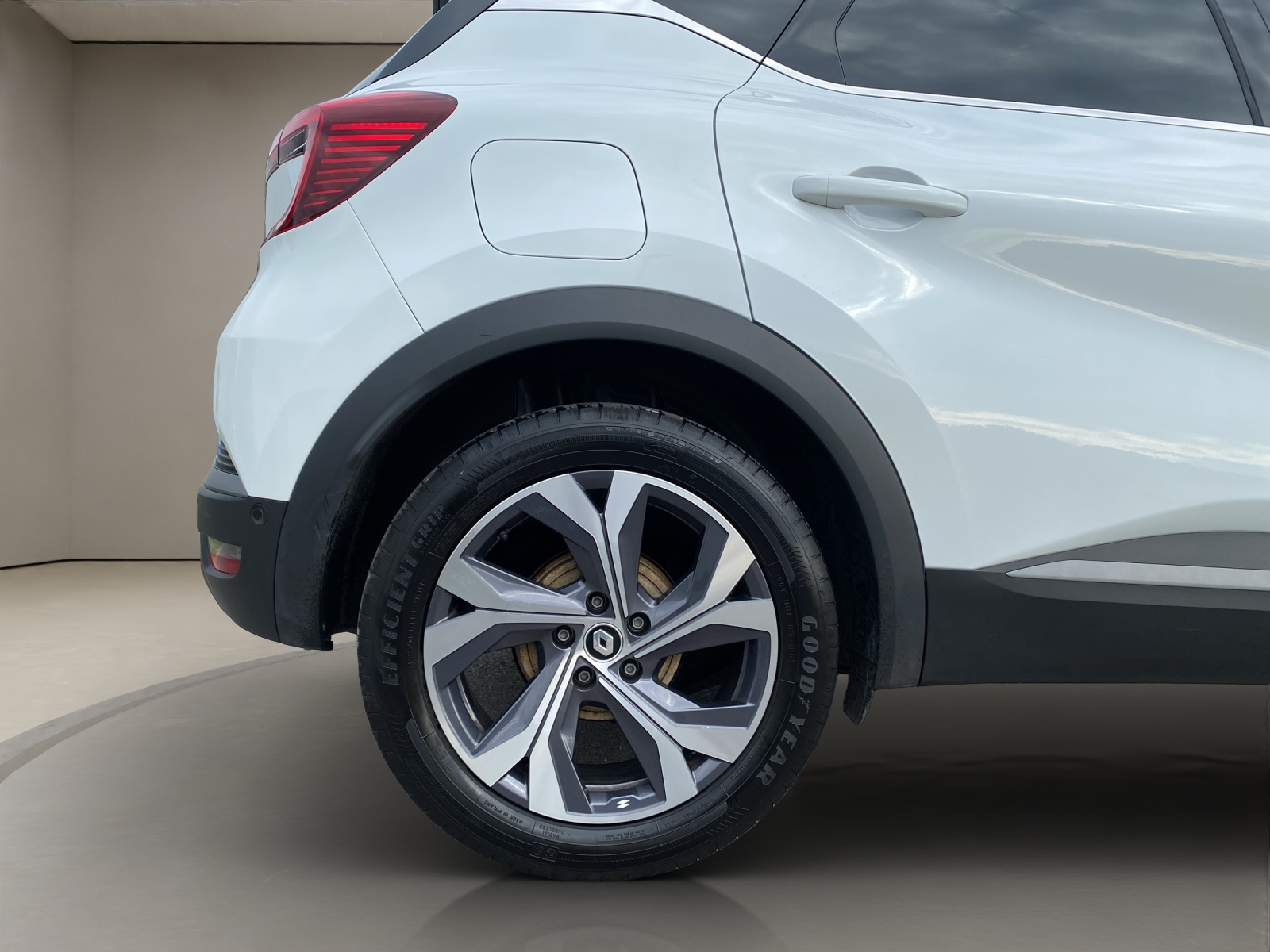 RENAULT Captur 1.3 TCe EDC R.S.Line-image-15