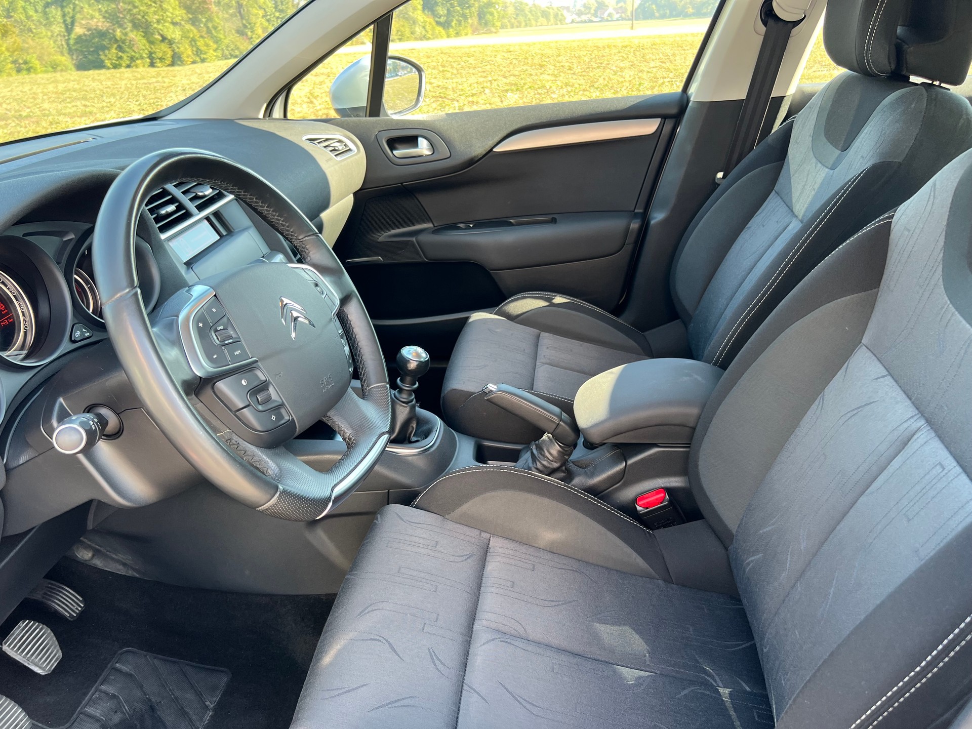 CITROEN C4 Berline 1.6 HDi Séduction-image-5