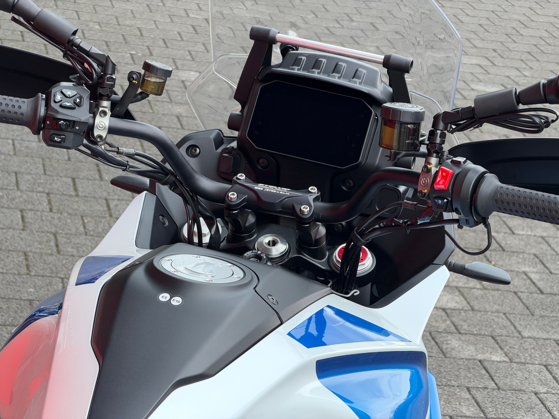 MOTO GUZZI Stelvio 1000 Ducento Tributo E5+-image-11