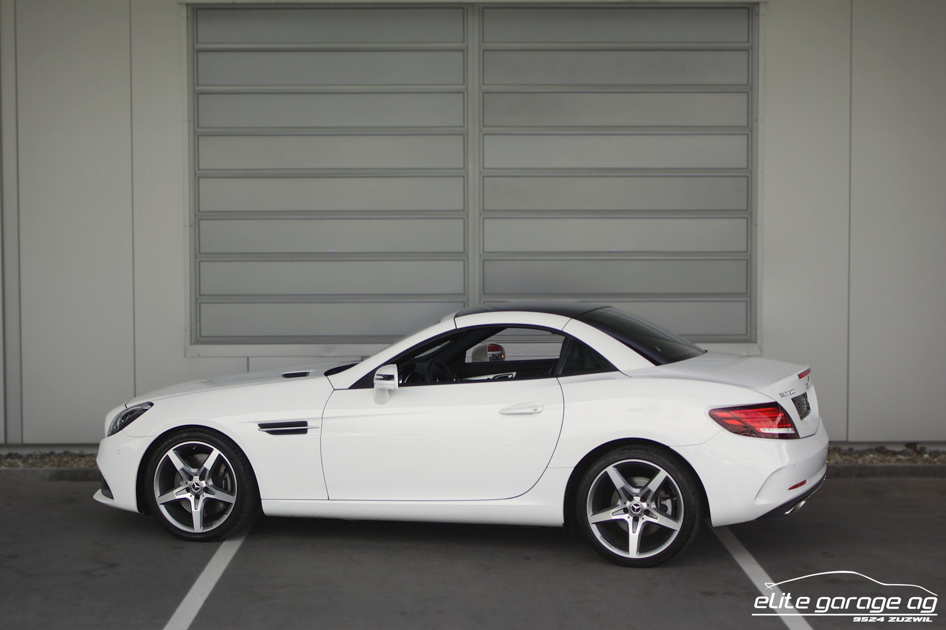 MERCEDES-BENZ SLC 300 AMG Line 9G-Tronic-image-2