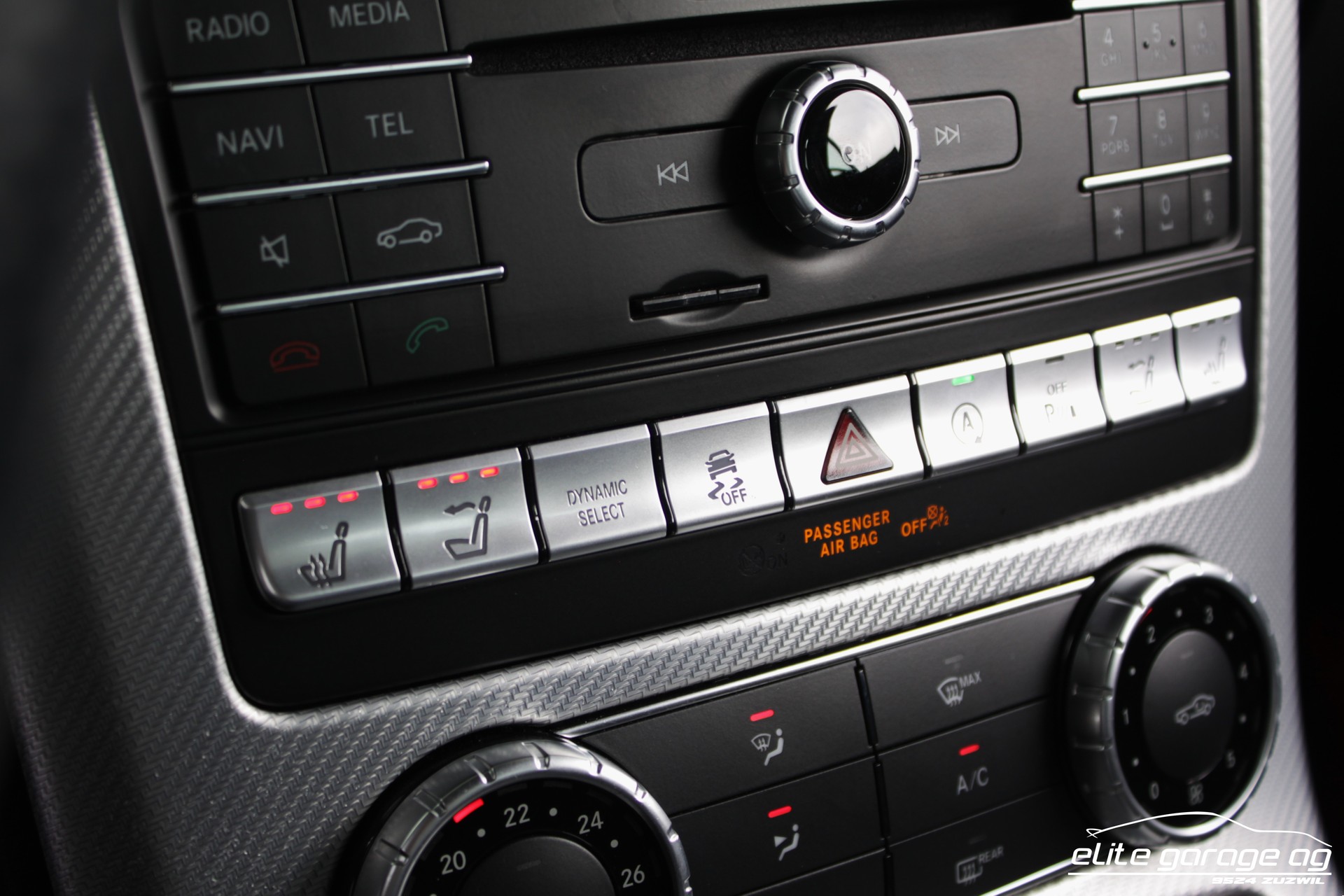 MERCEDES-BENZ SLC 300 AMG Line 9G-Tronic-image-15