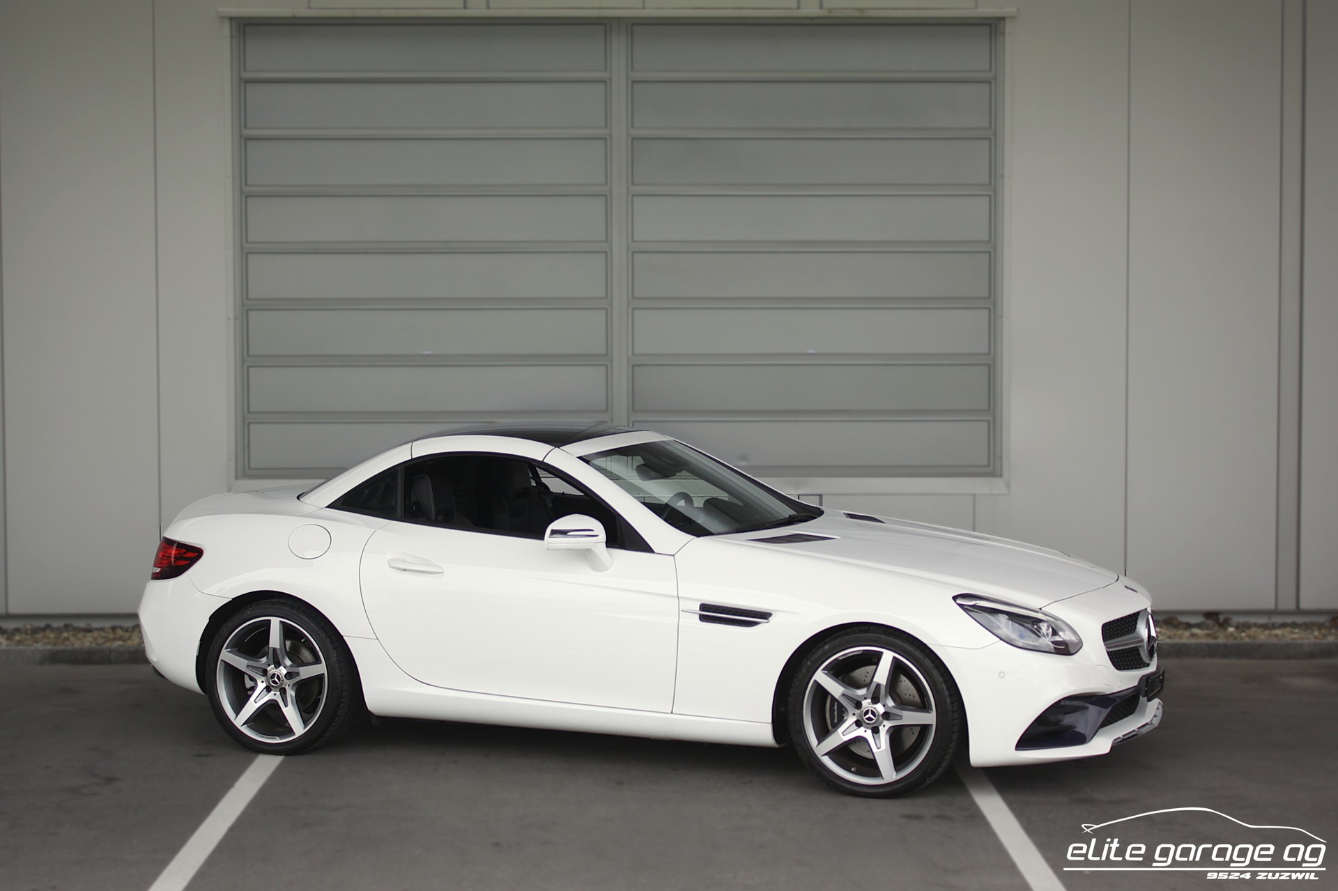 MERCEDES-BENZ SLC 300 AMG Line 9G-Tronic-image-6