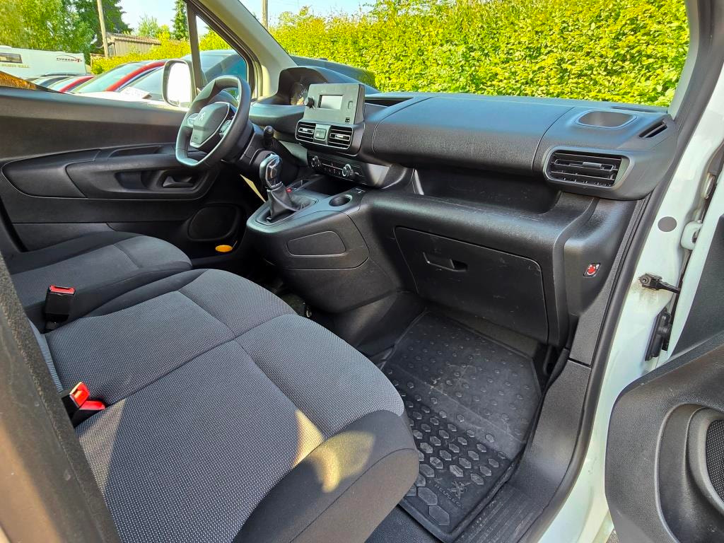 PEUGEOT Partner 1.6 Blue HDi s/s Grip Long 1000kg-image-12