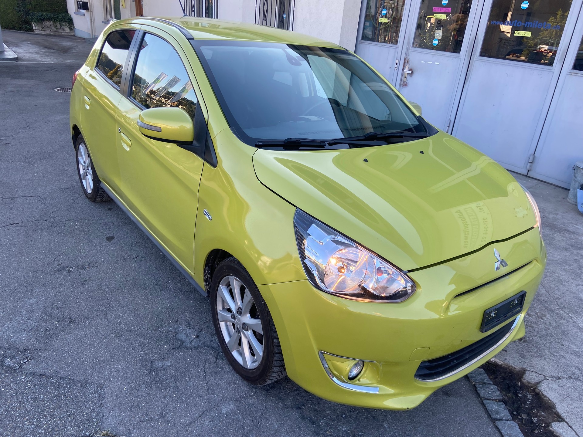 MITSUBISHI Space Star 1.2 Celebration 300K-image-1