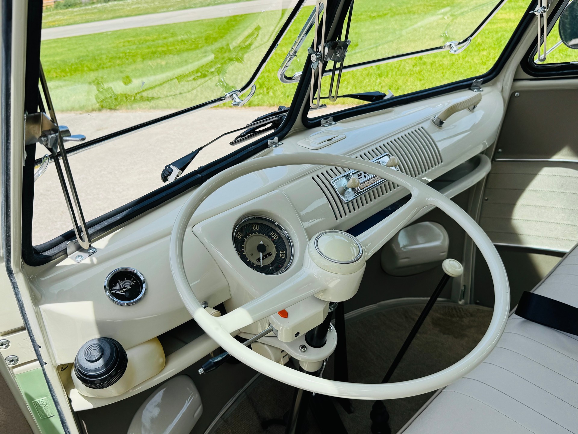 VW T1-image-13