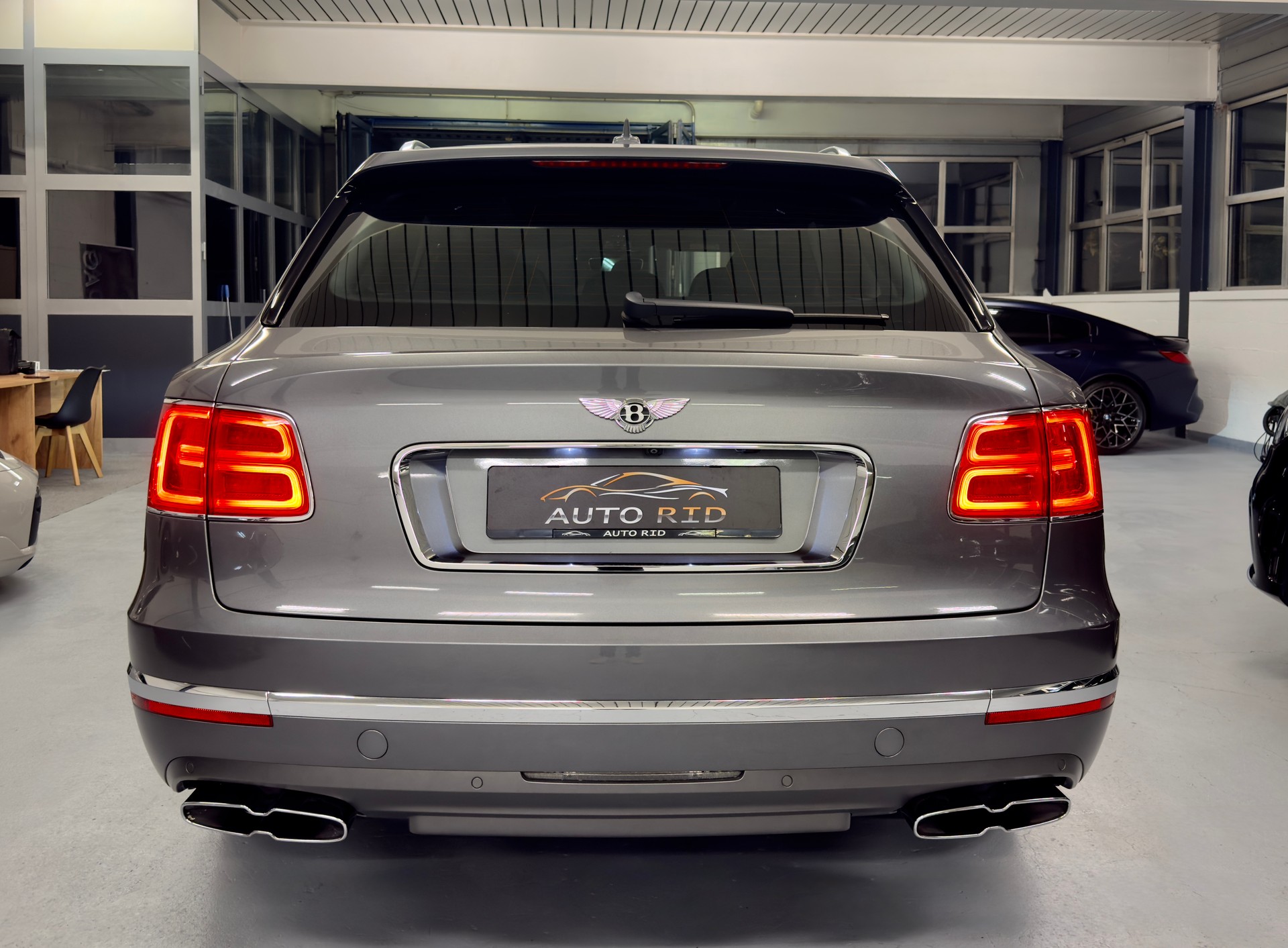 BENTLEY Bentayga V8 Diesel-showroom-element-3