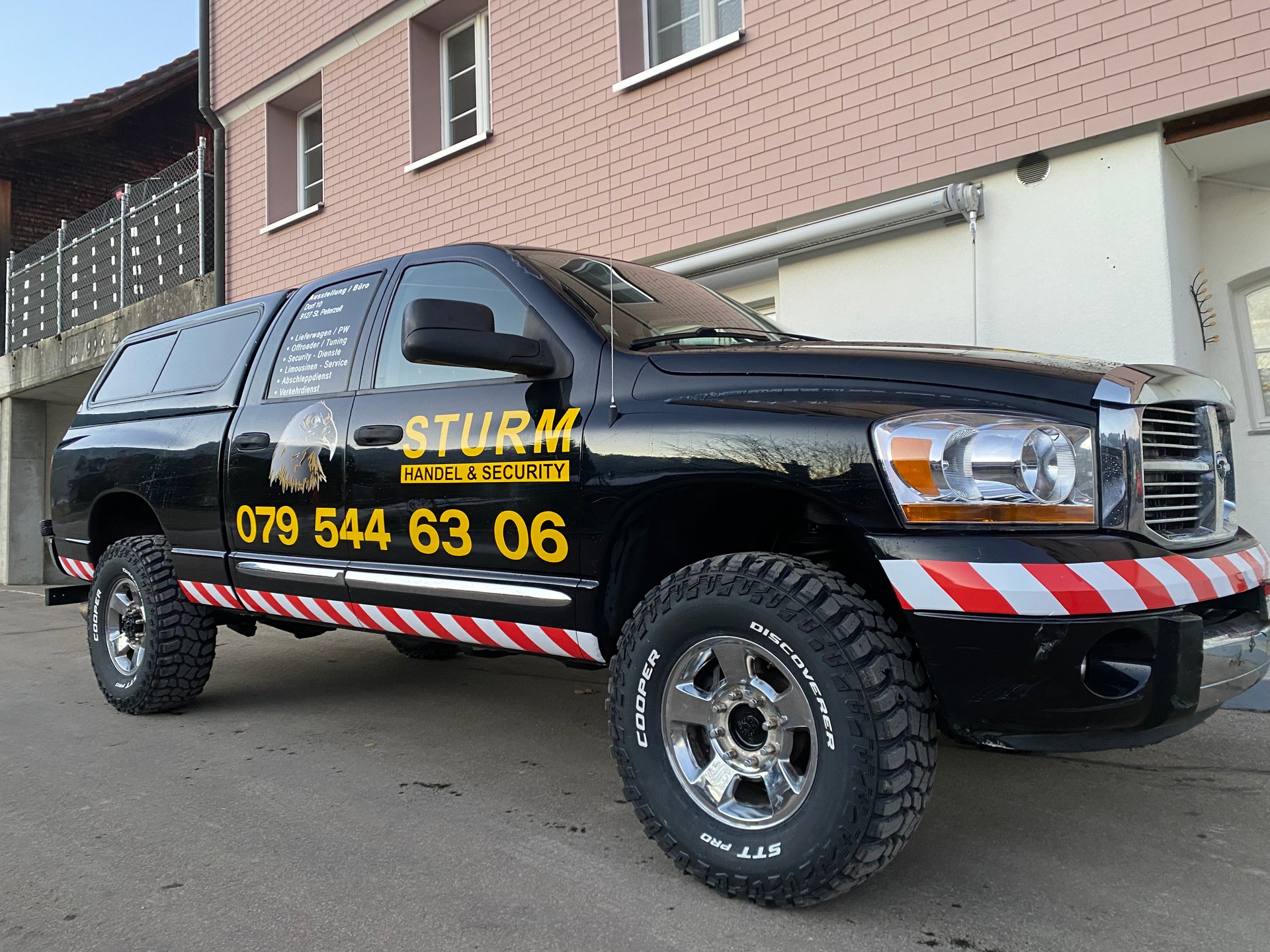 DODGE 2500-image-1