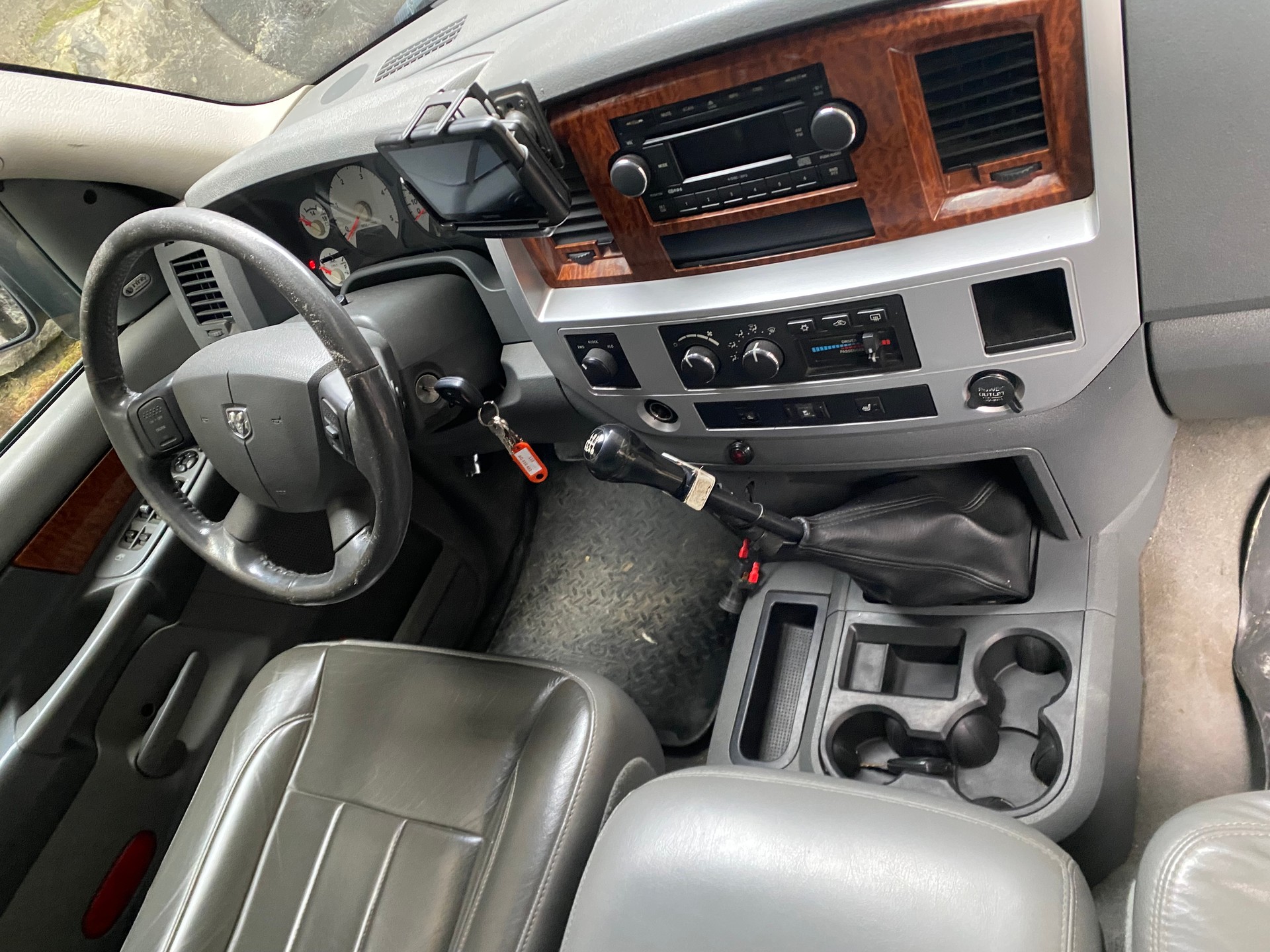 DODGE 2500-image-9