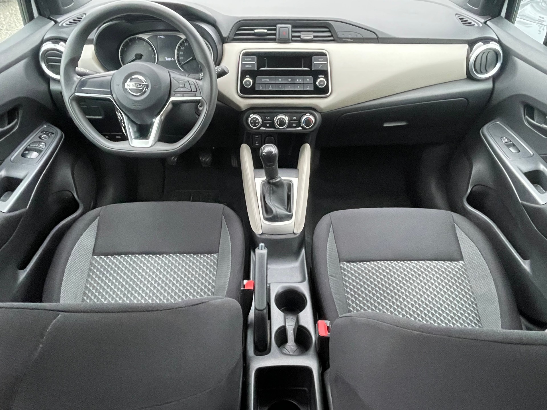 NISSAN Micra 1.0 visia+-image-4