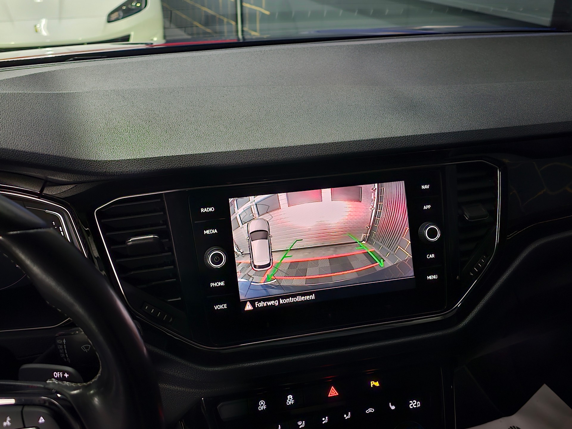 VW T-Roc 2.0 TSI R DSG 4Motion-image-15