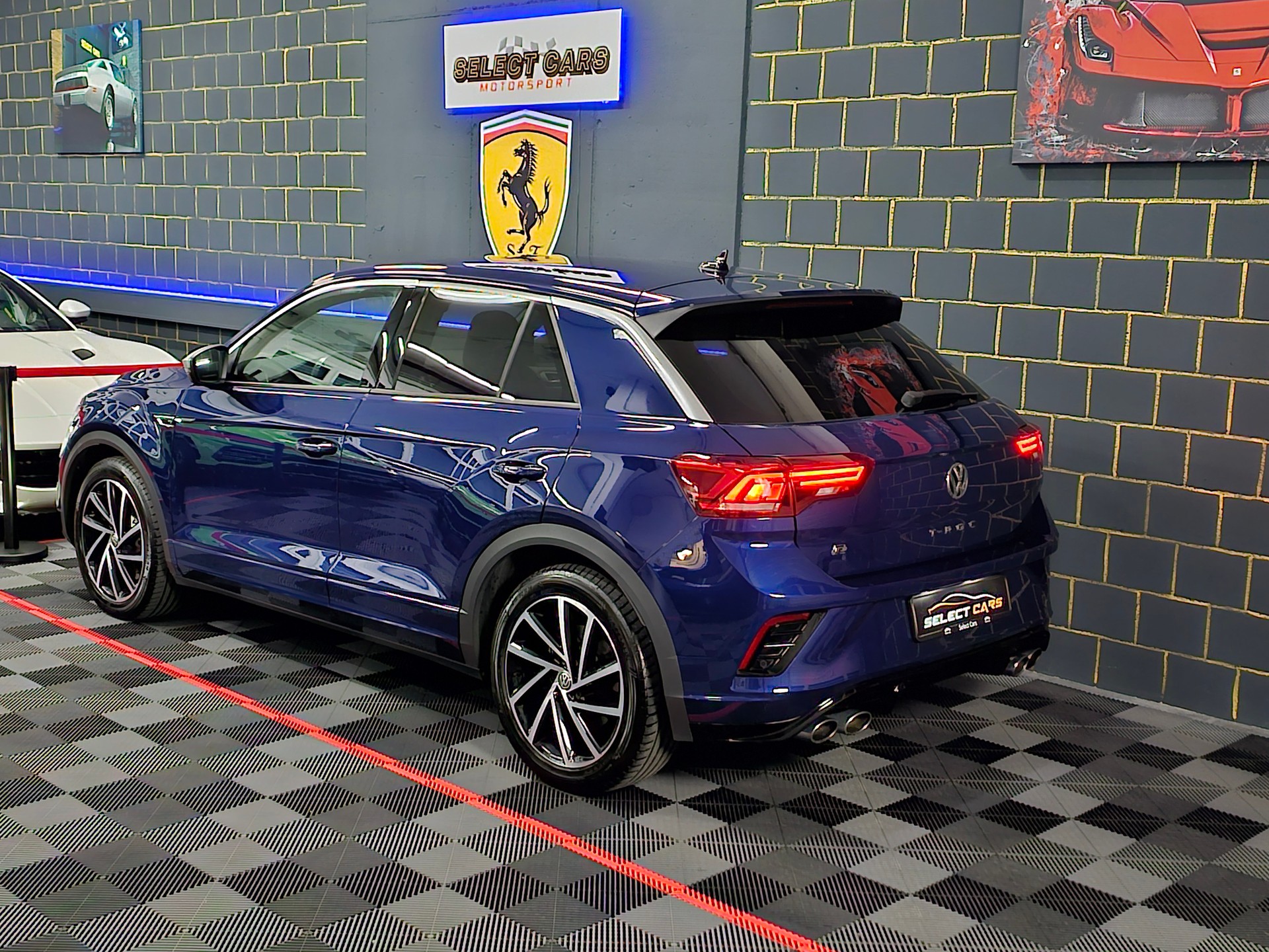 VW T-Roc 2.0 TSI R DSG 4Motion-image-5